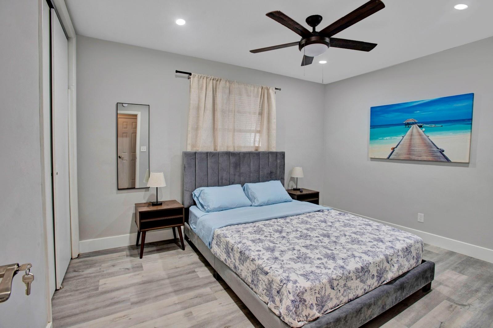 HOLLYWOOD LITTLE RANCHES - Residential Lease