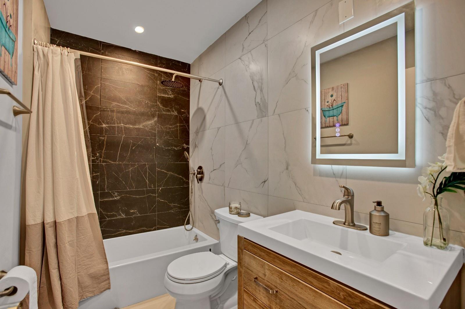 HOLLYWOOD LITTLE RANCHES - Residential Lease