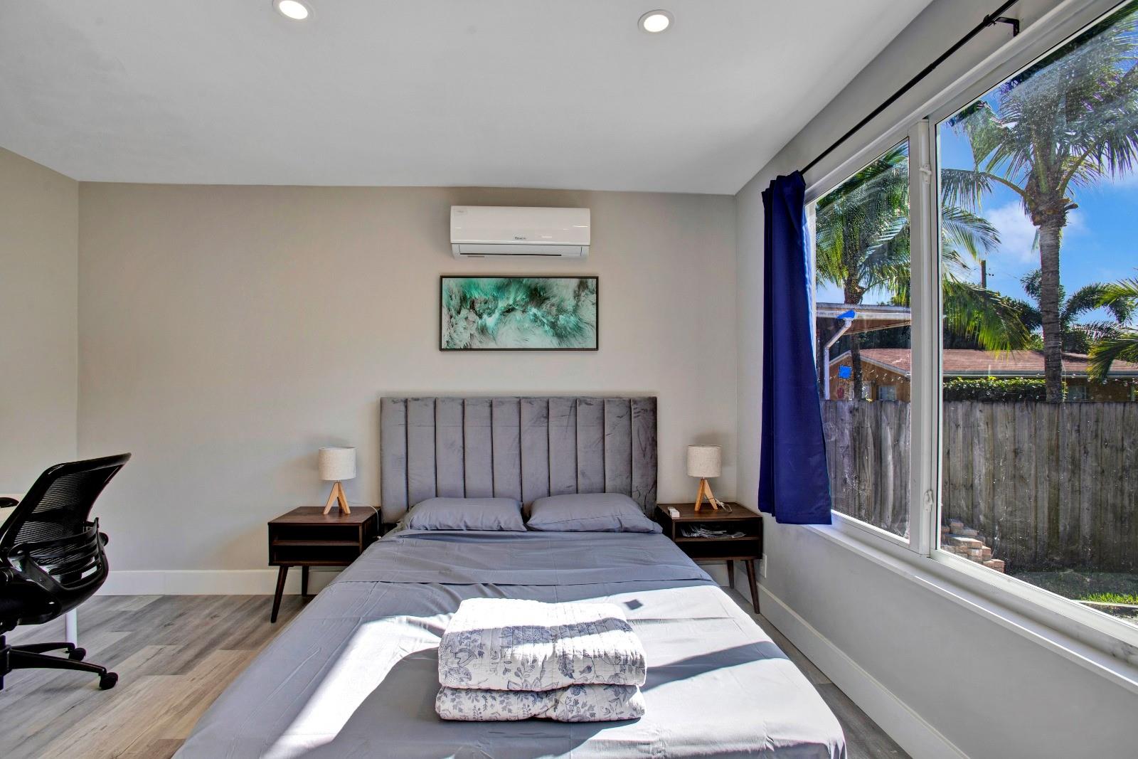 HOLLYWOOD LITTLE RANCHES - Residential Lease