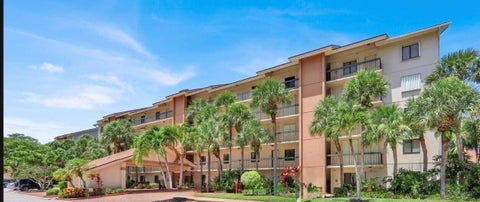 Photo of 701 SEAFARER Circle #105, Jupiter, FL 33477 (MLS # B26082936)