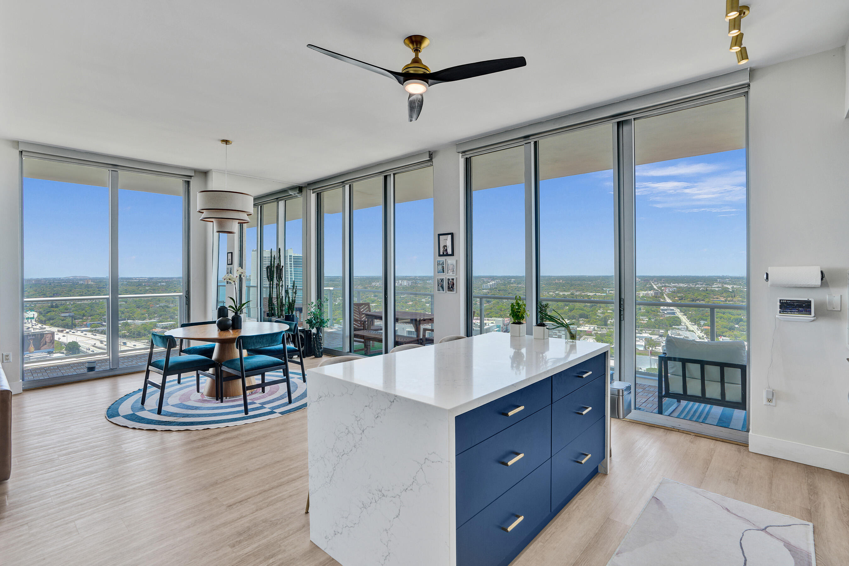3470 E Coast Avenue H2704, Miami, FL, 33137/$809,900 2 3470 E Coast Avenue H2704
