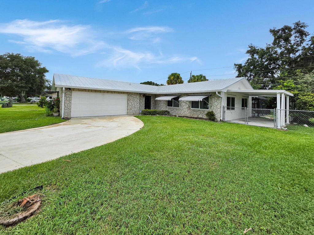 Photo of 7410 SANTA ROSA Parkway, Fort Pierce, FL 34951 (MLS # B26069809)