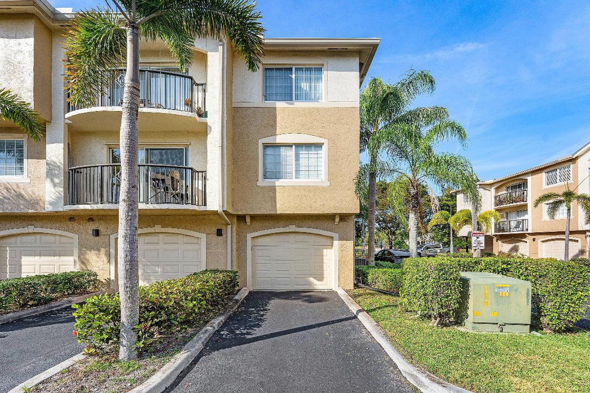 GRAND VIEW AT CRESTWOOD CONDO - Residential Lease