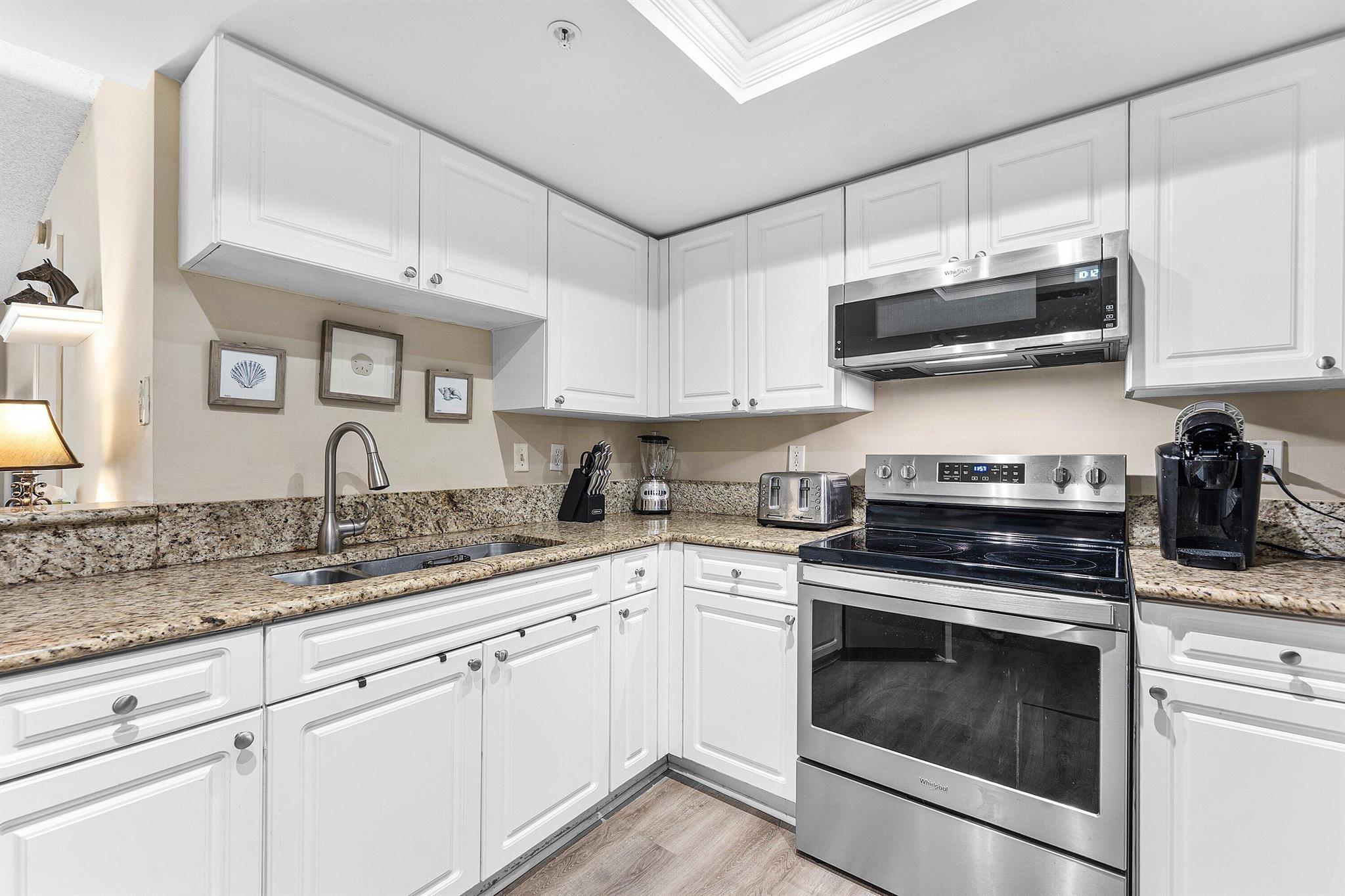 GRAND VIEW AT CRESTWOOD C - Residential Lease