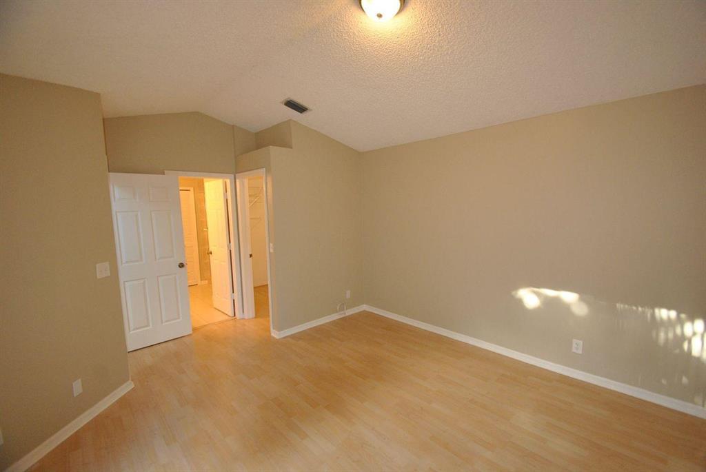 NORTH PALM BEACH HEIGHTS SEC 3 - Residential Lease