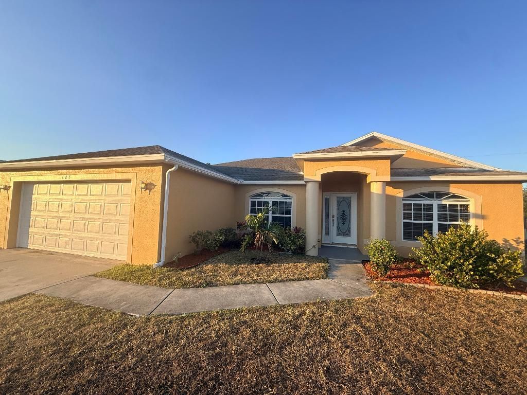 Photo of 685 SW Hoffenberg Ave, Port Saint Lucie, FL 34953 (MLS # R11152598)