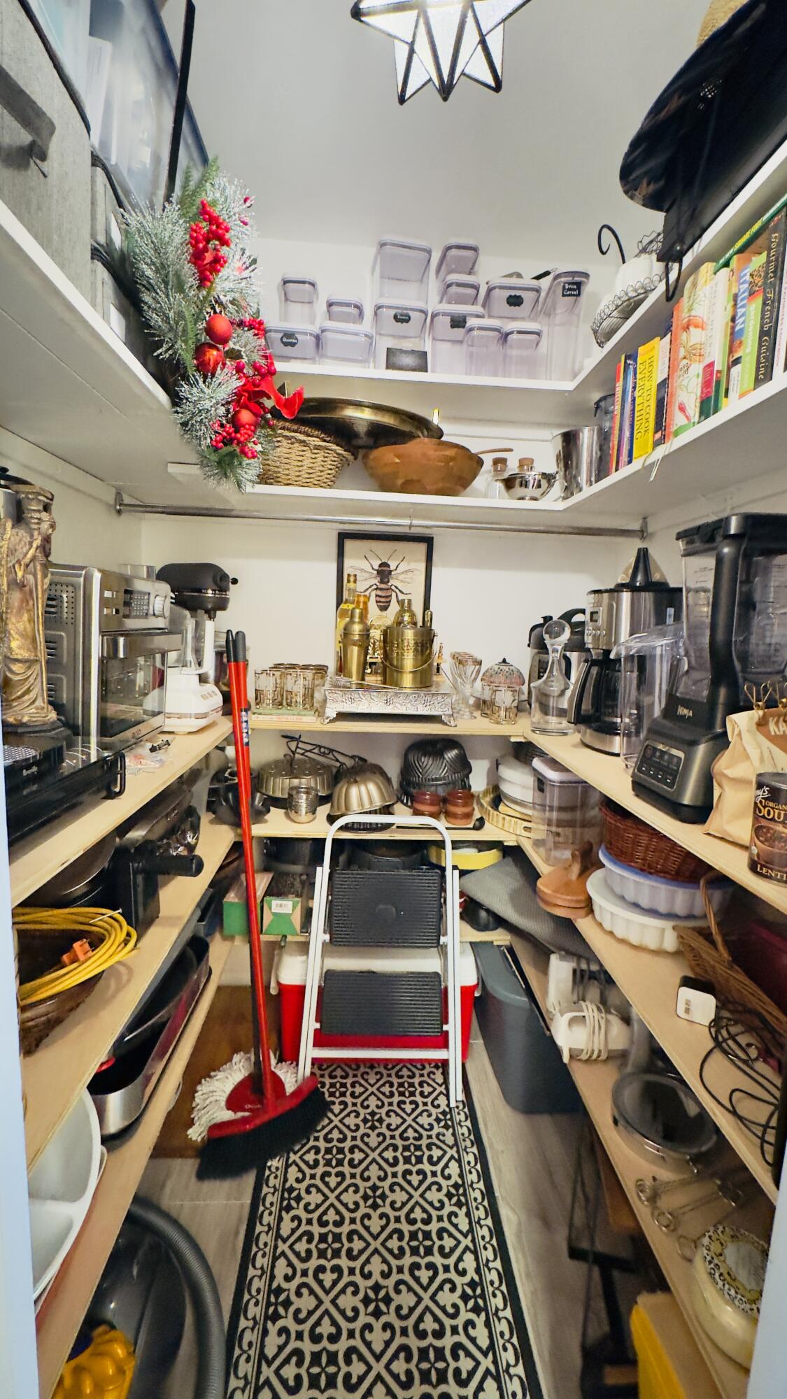 HOVIANNA APTS CONDO - Residential