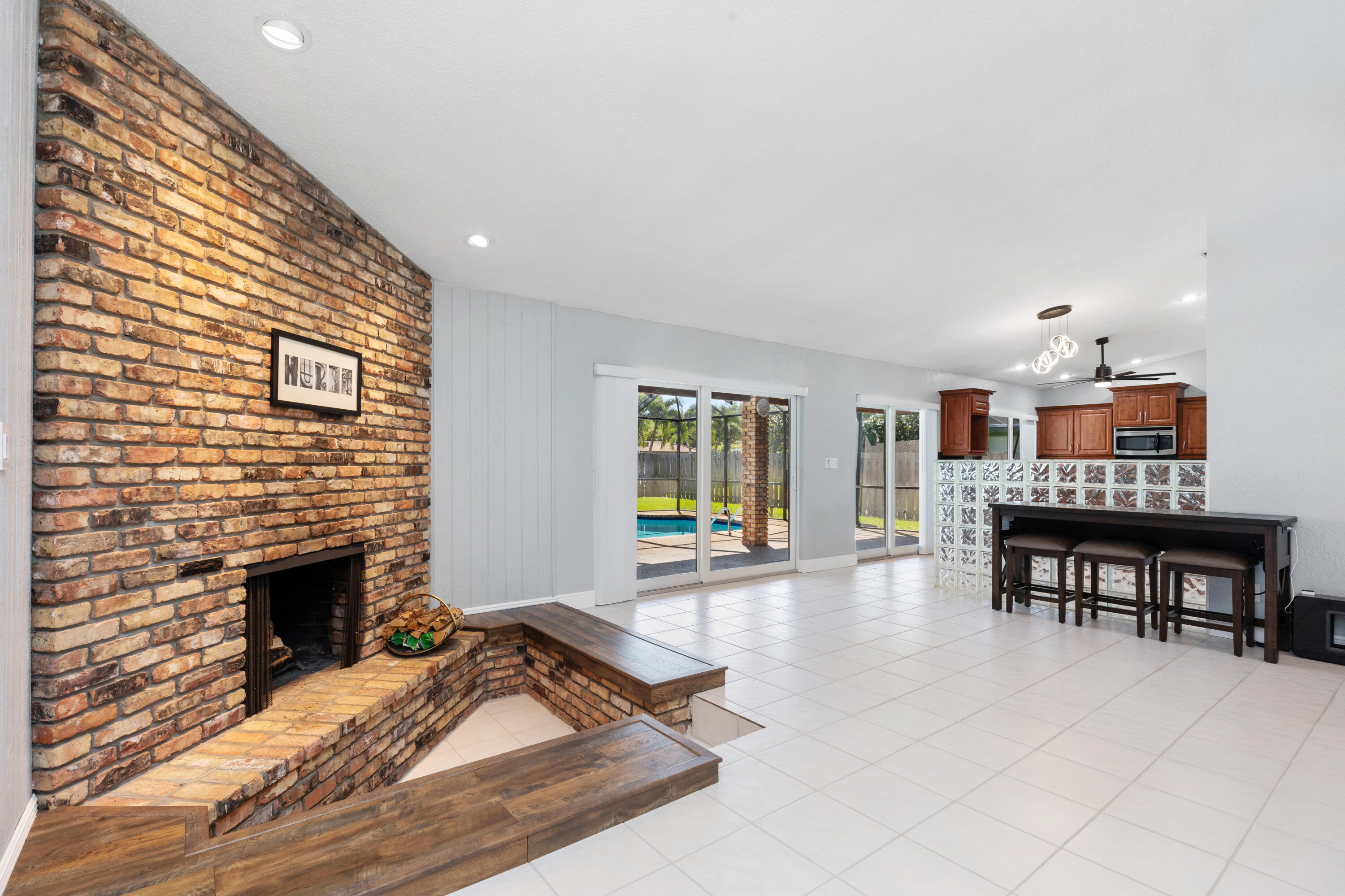 SHADOW WOOD - Residential