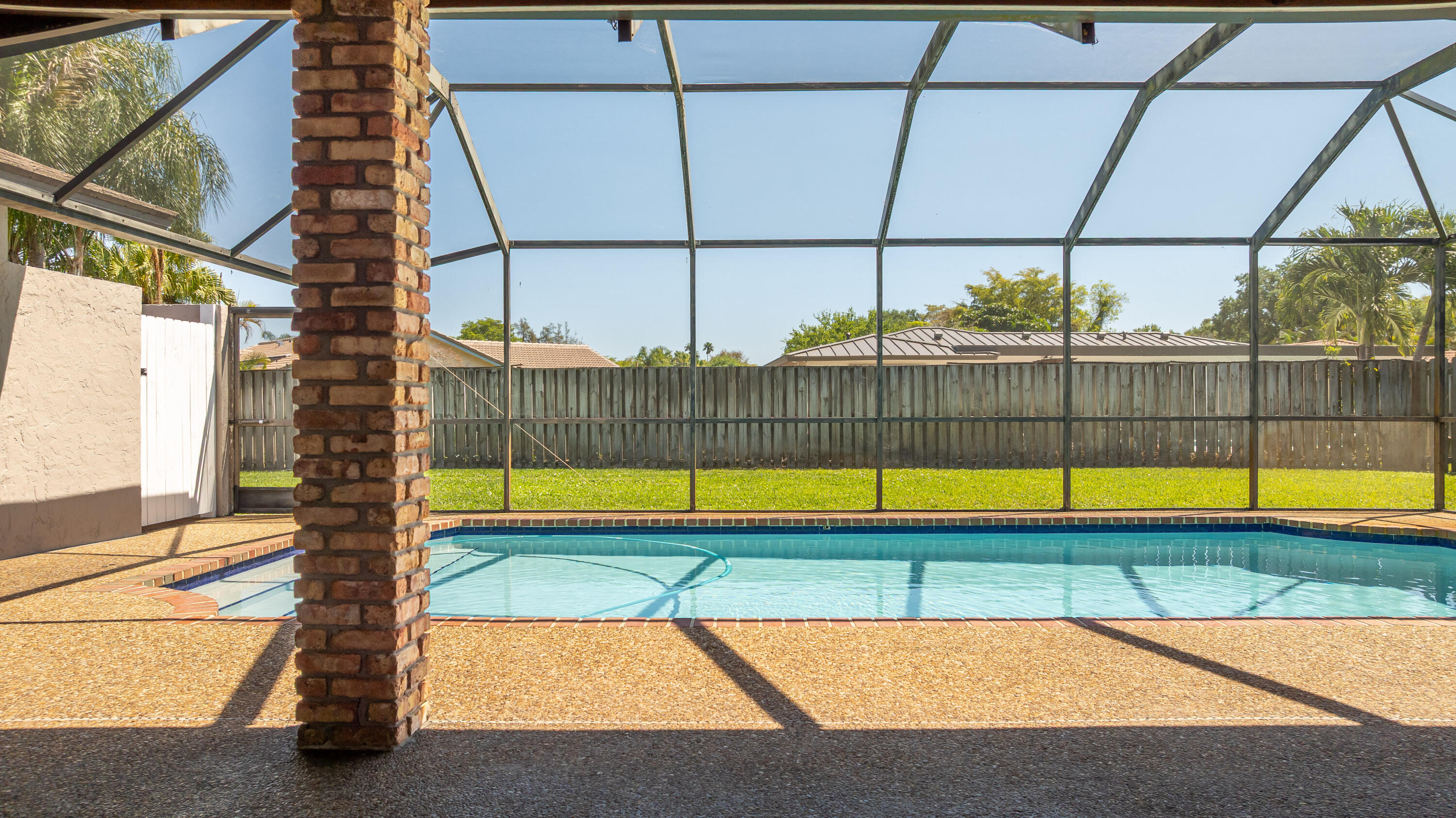 SHADOW WOOD - Residential