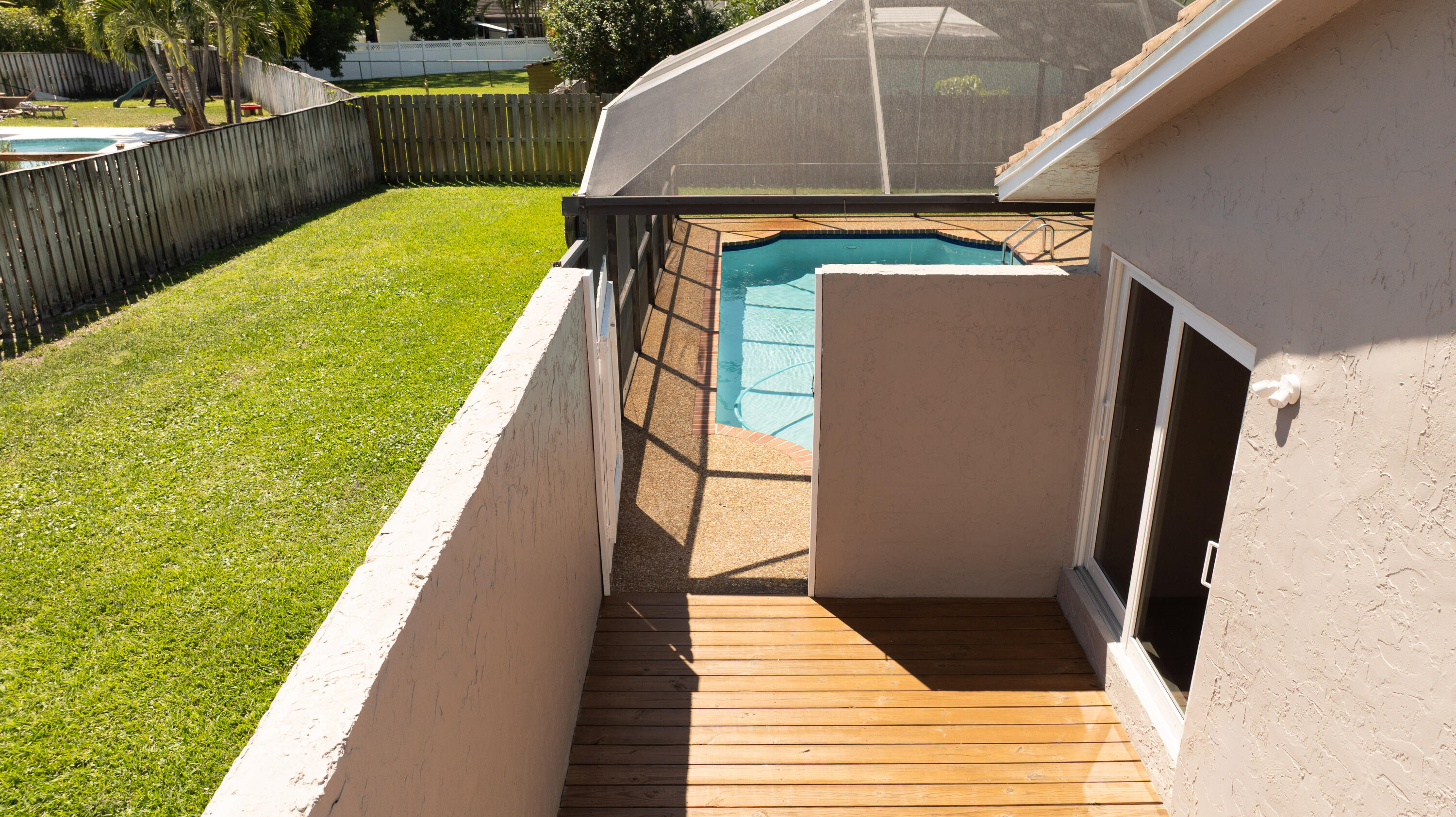 SHADOW WOOD - Residential