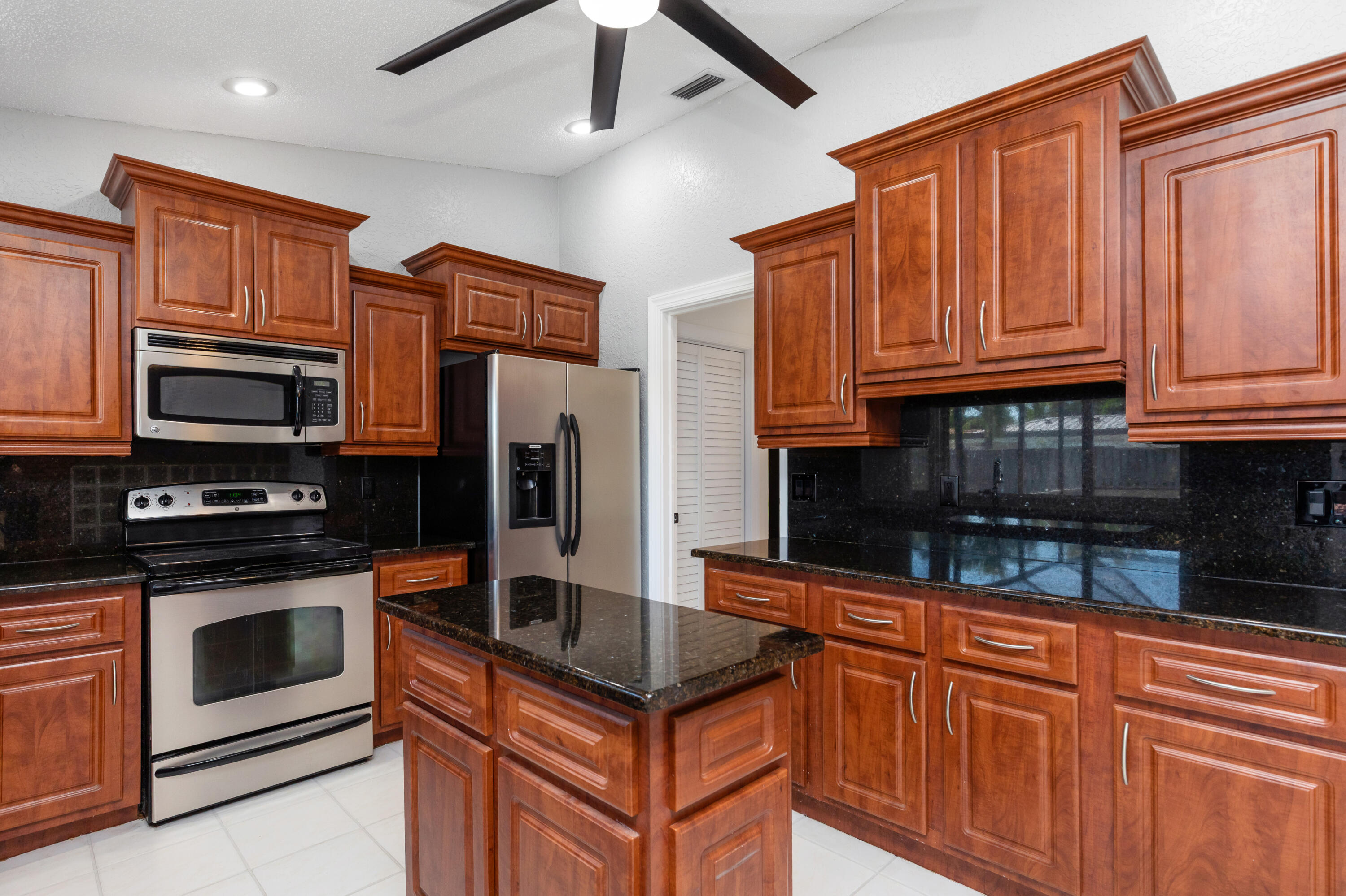 SHADOW WOOD - Residential