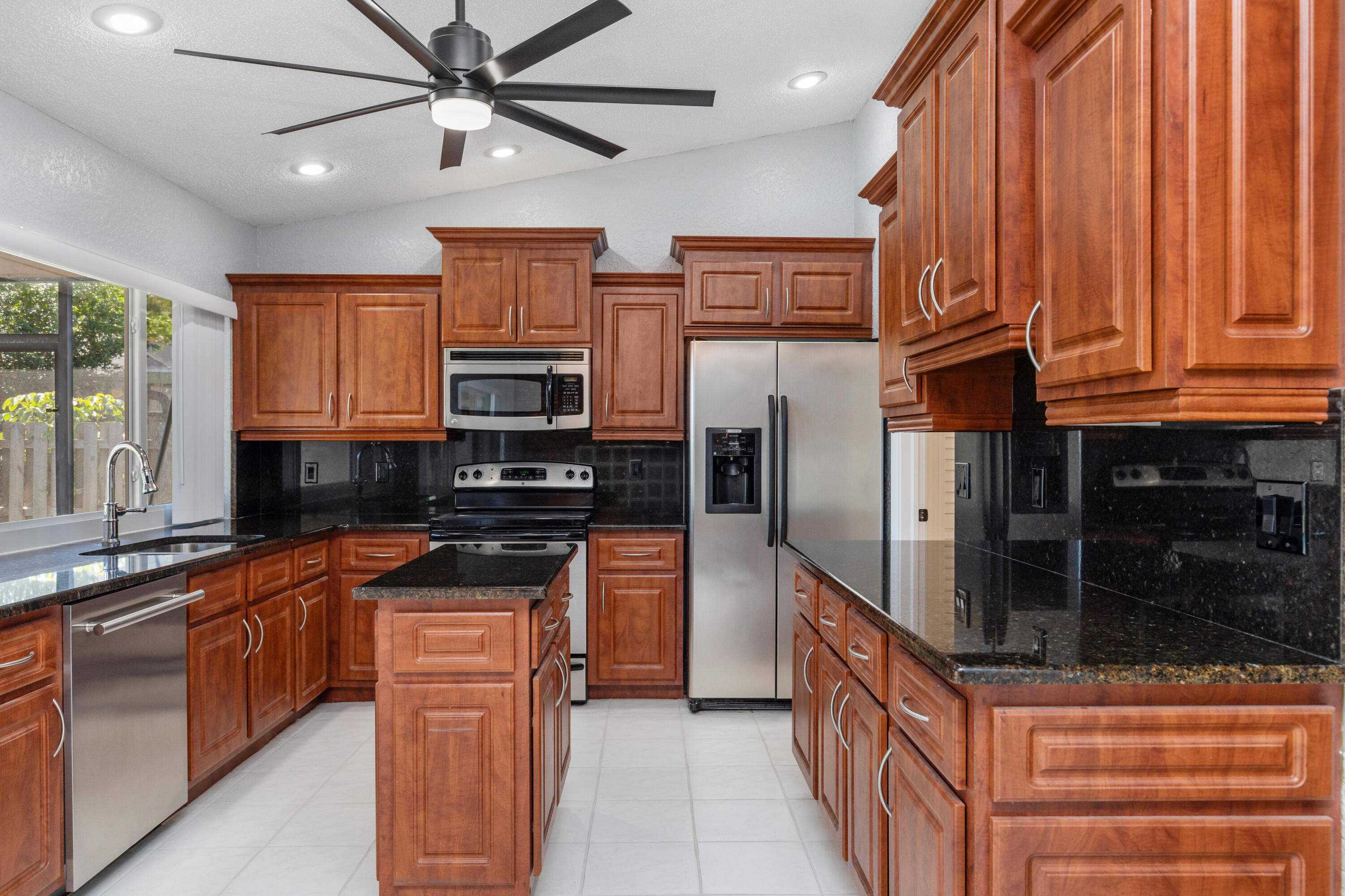 SHADOW WOOD - Residential