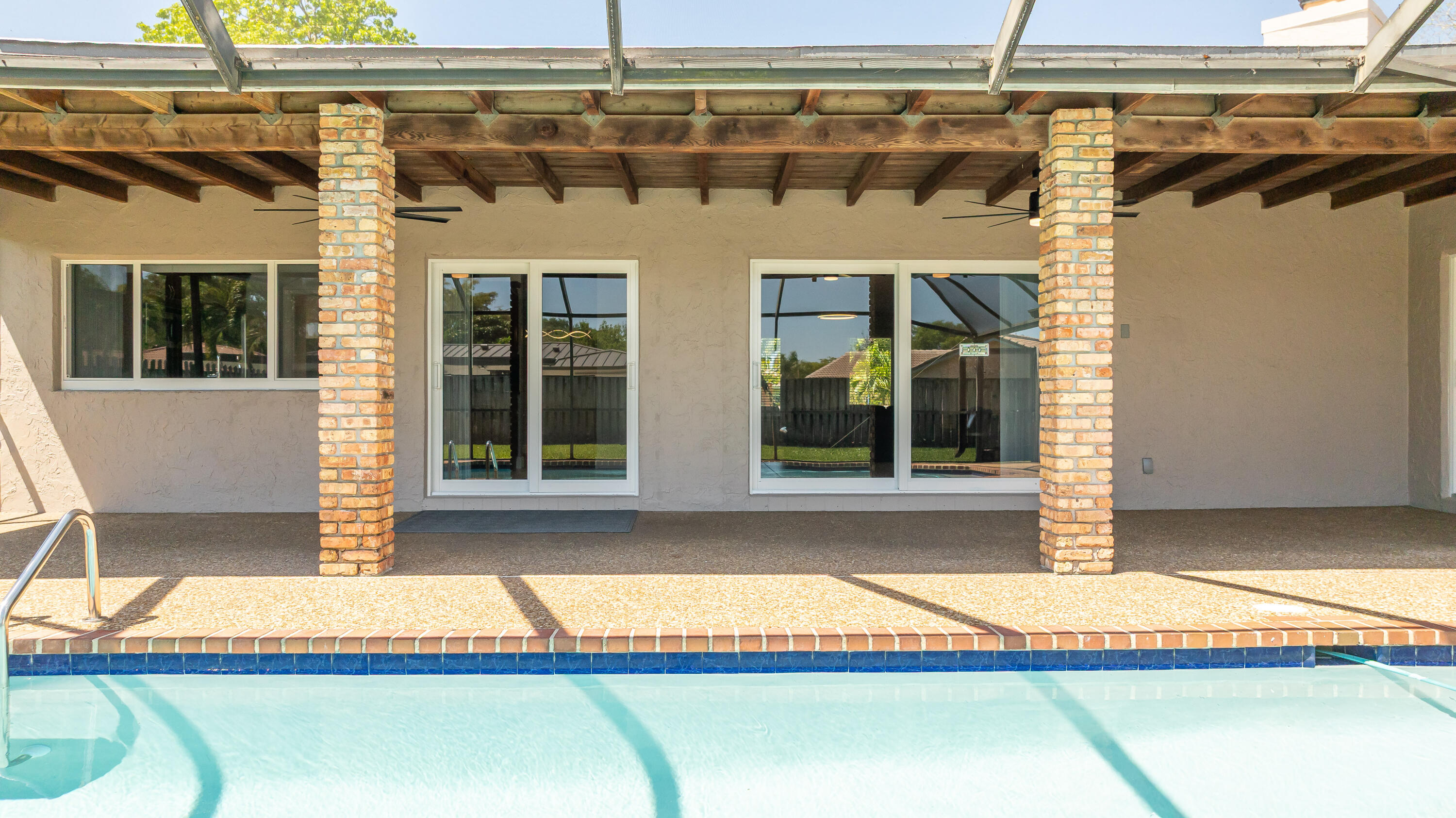 SHADOW WOOD - Residential