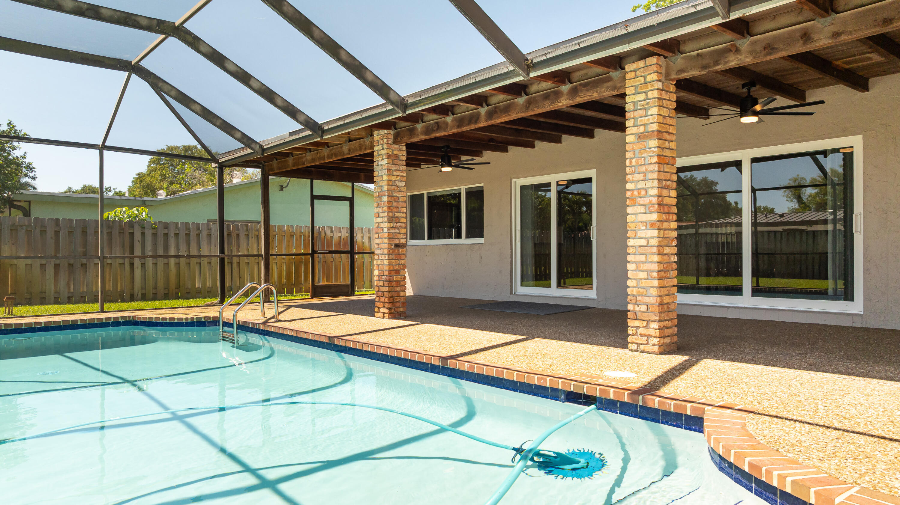 SHADOW WOOD - Residential