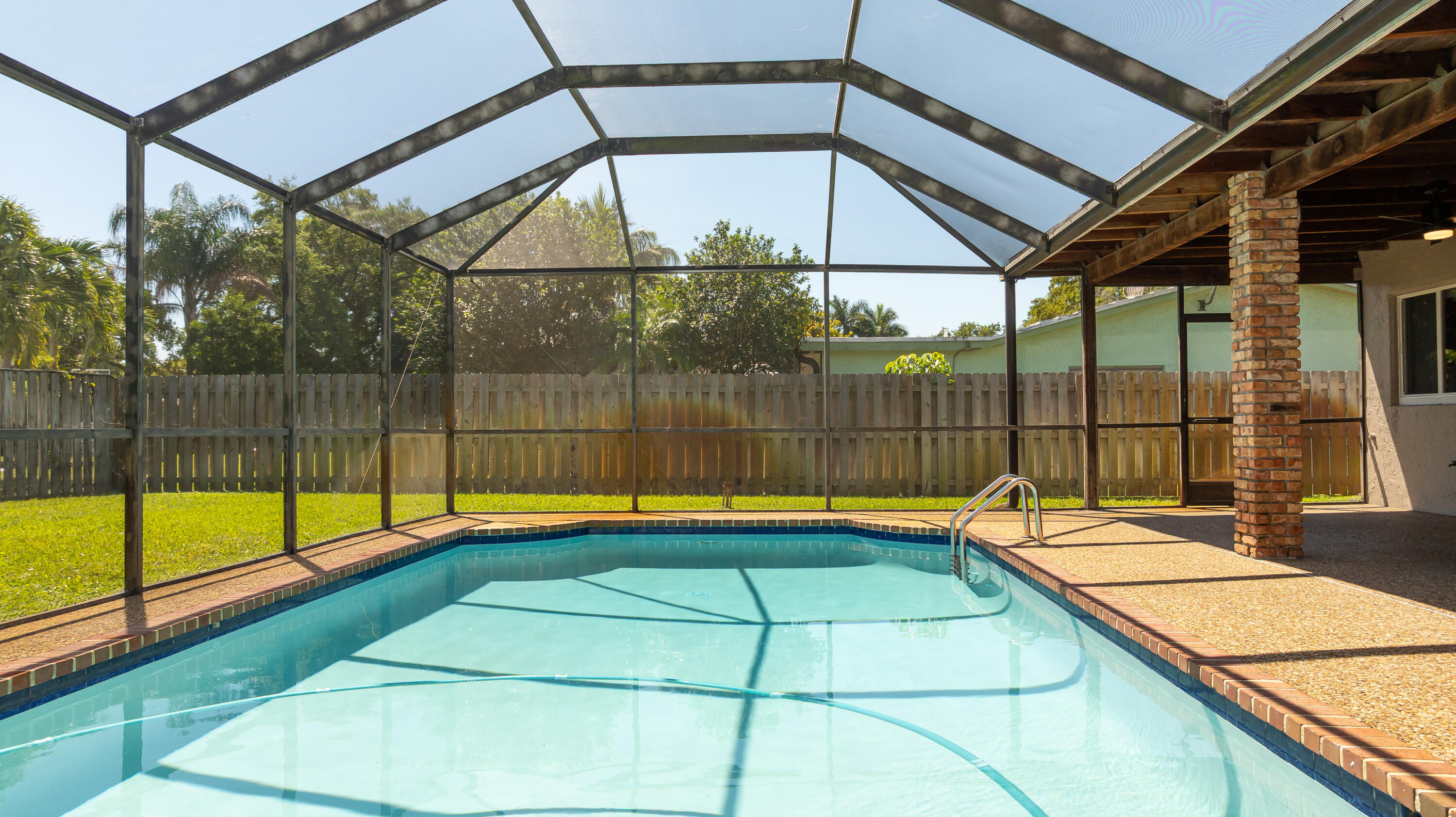 SHADOW WOOD - Residential