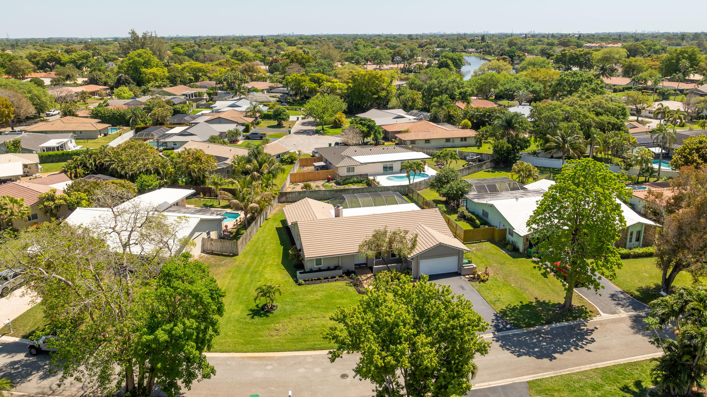 SHADOW WOOD - Residential