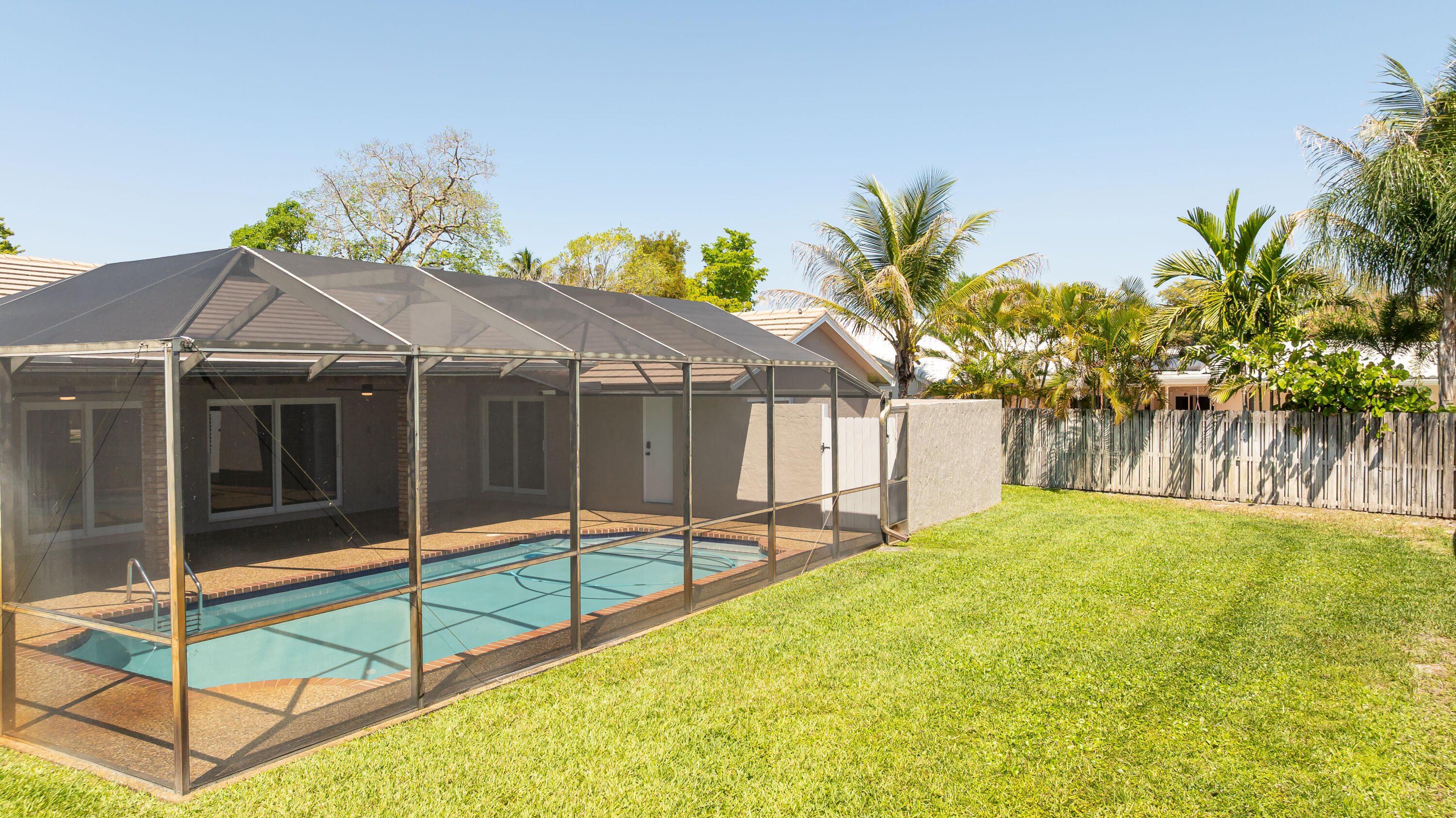 SHADOW WOOD - Residential