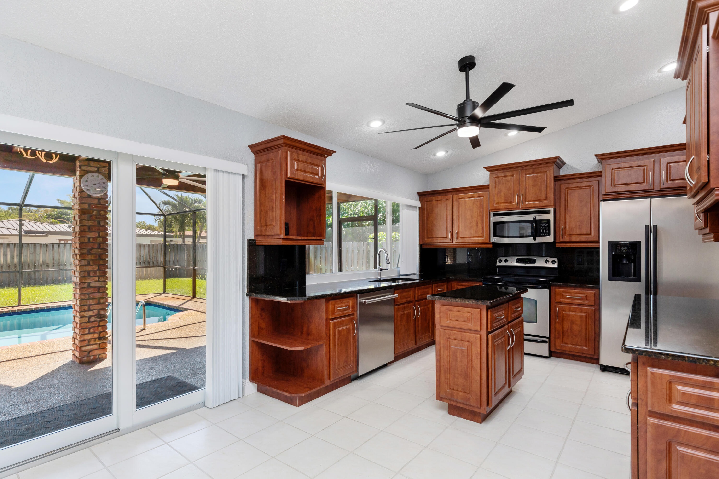 SHADOW WOOD - Residential