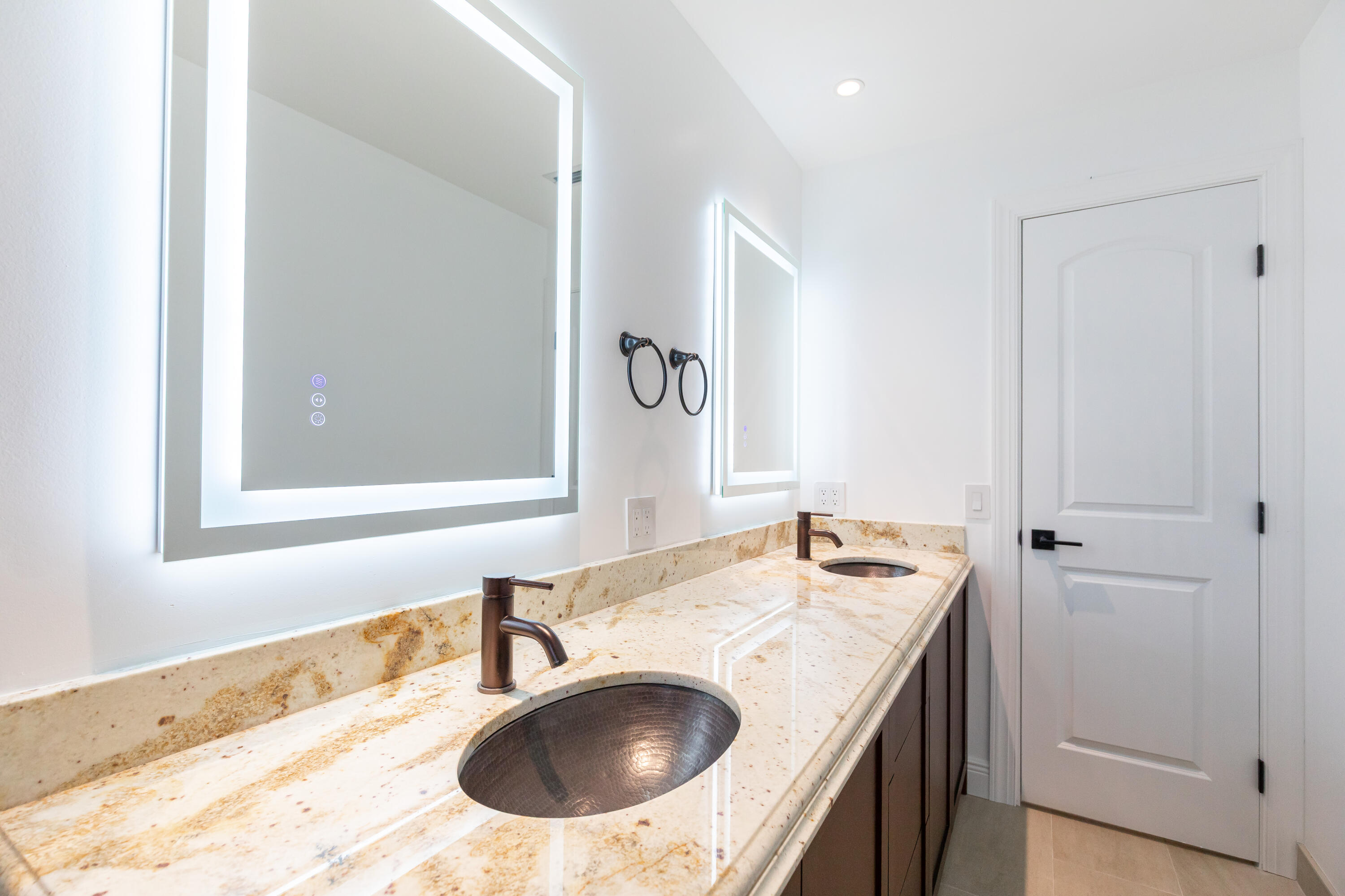 SHADOW WOOD - Residential