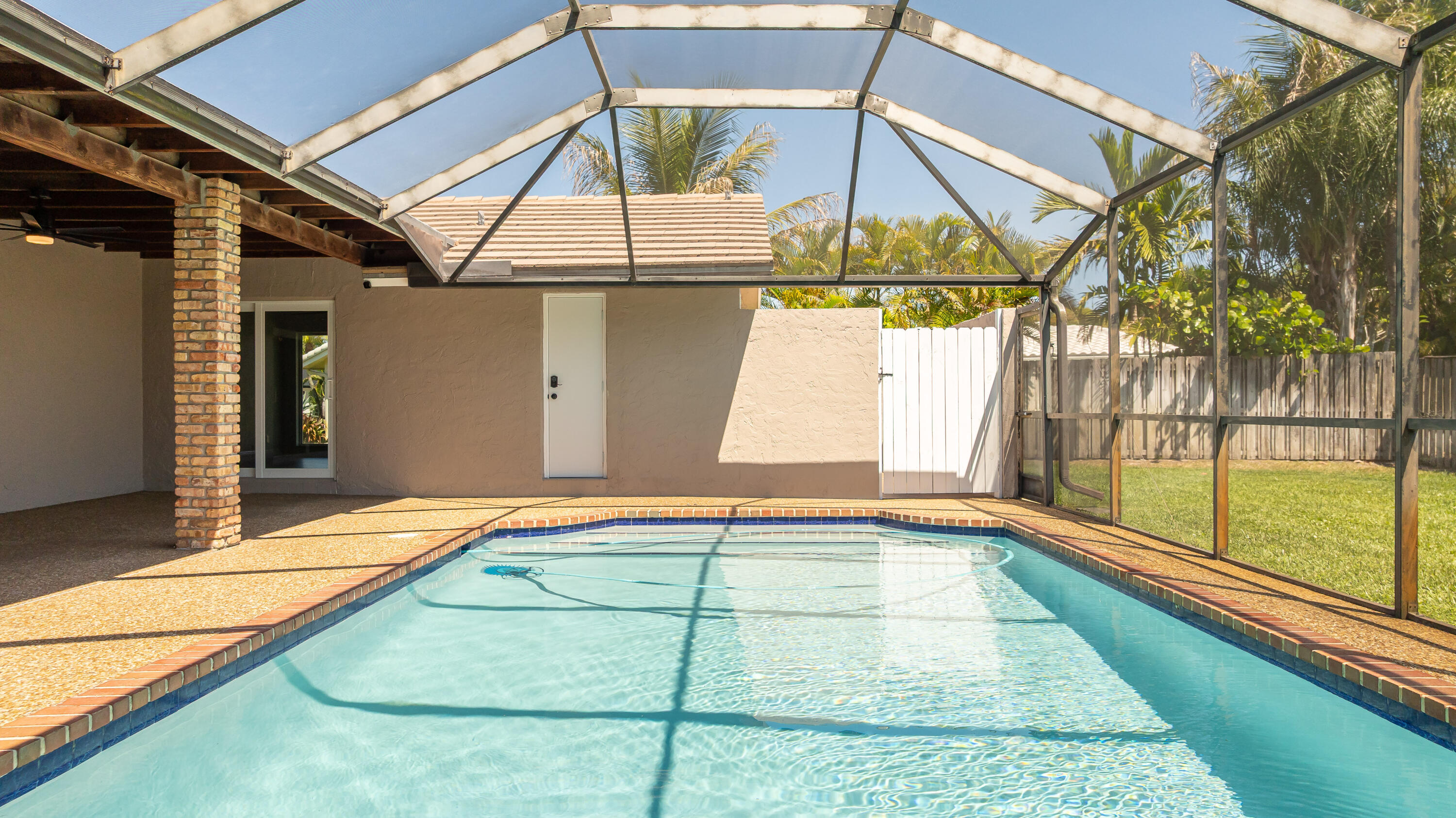 SHADOW WOOD - Residential