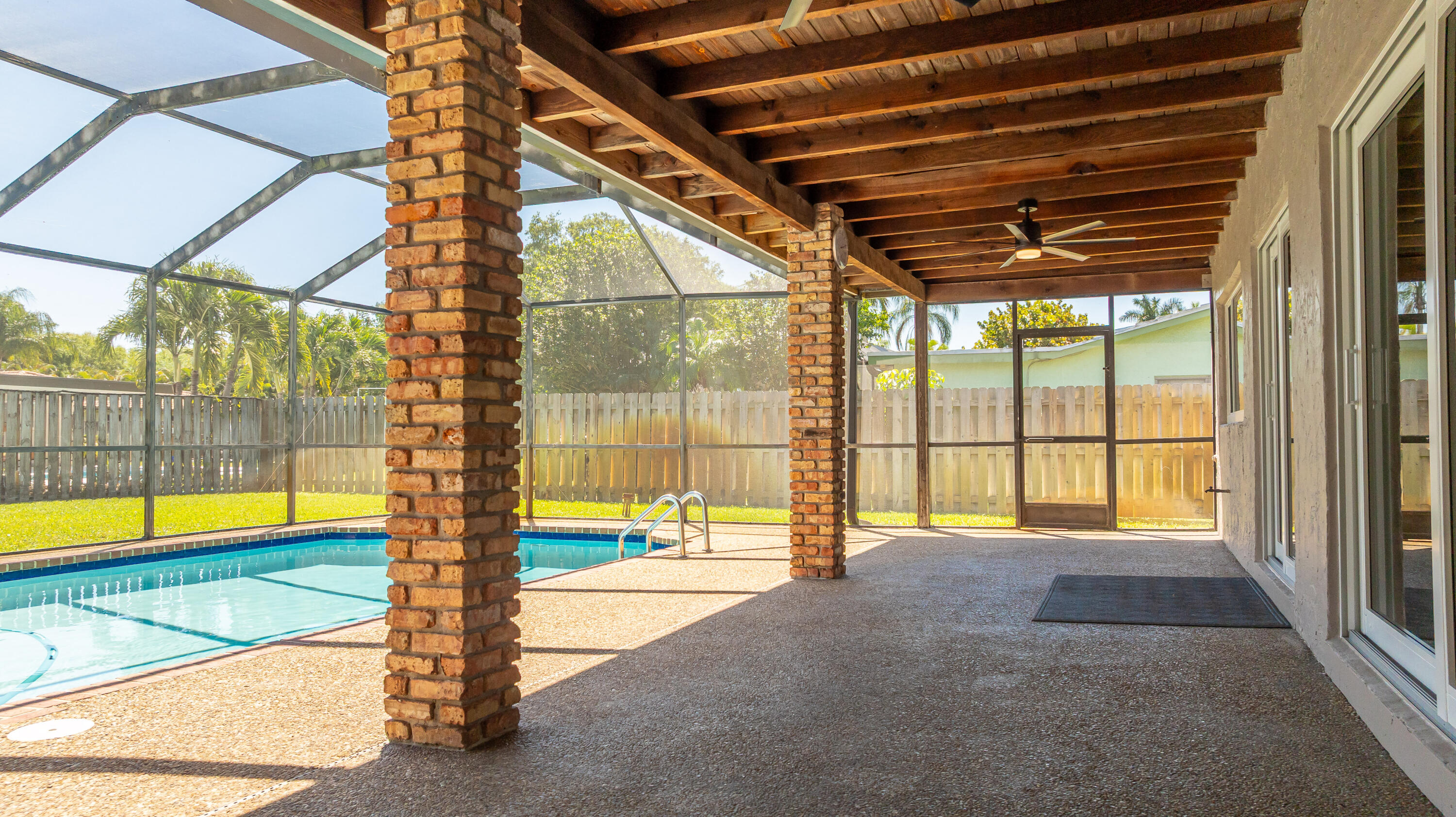 SHADOW WOOD - Residential