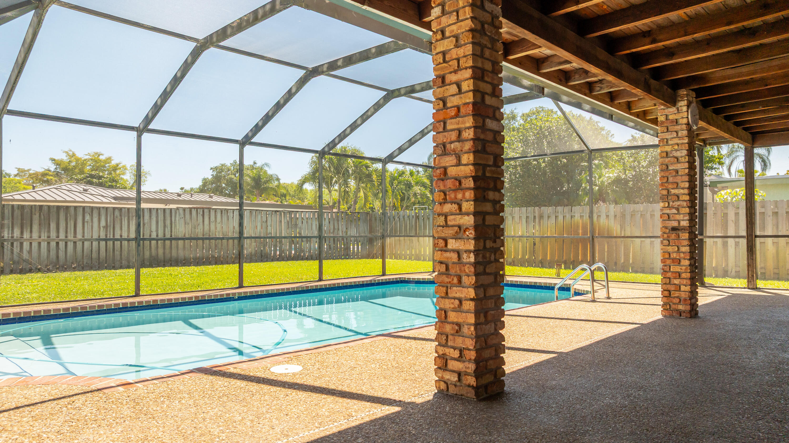 SHADOW WOOD - Residential