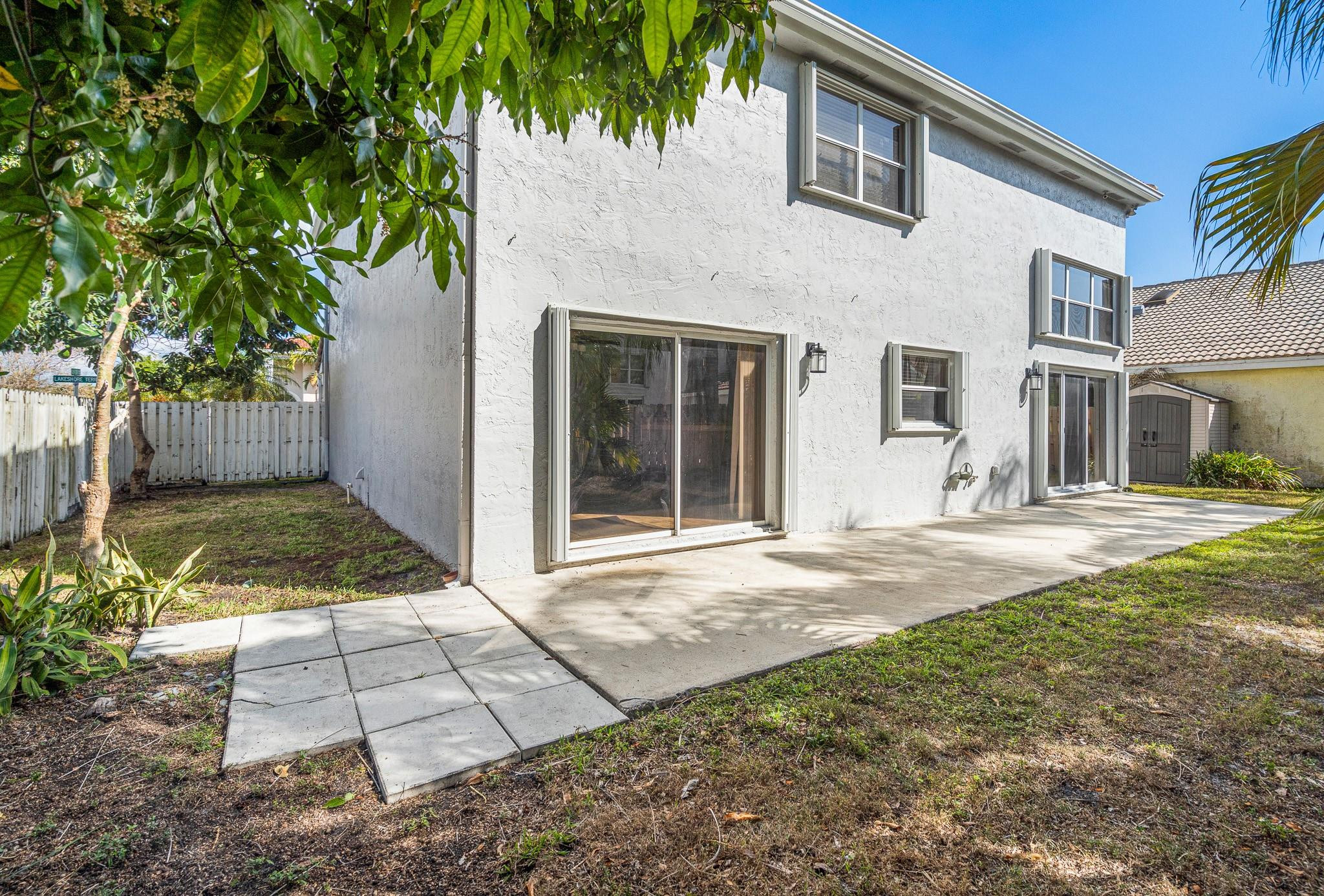 601 Lakeshore Terrace