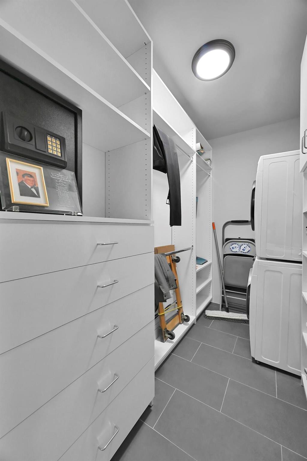 GOLDEN LAKES VILLAGE COND - Residential Lease