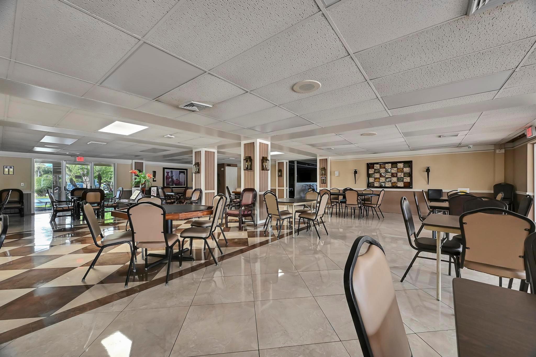 GOLDEN LAKES VILLAGE COND - Residential Lease