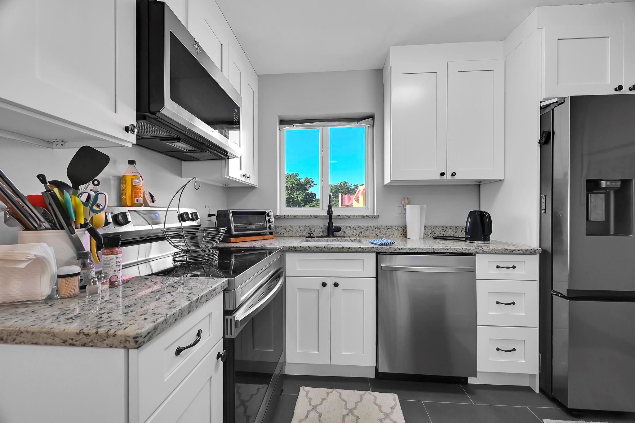 GOLDEN LAKES VILLAGE COND - Residential Lease