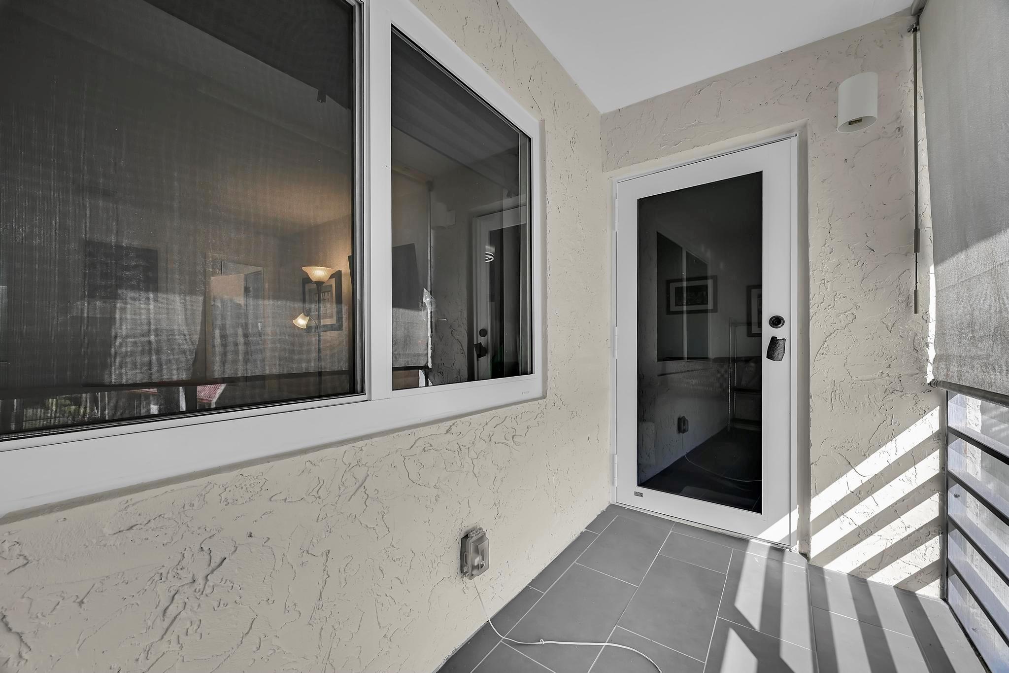 GOLDEN LAKES VILLAGE COND - Residential Lease