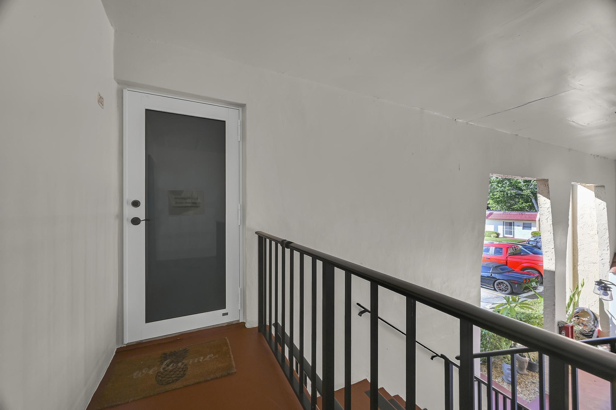 GOLDEN LAKES VILLAGE COND - Residential Lease