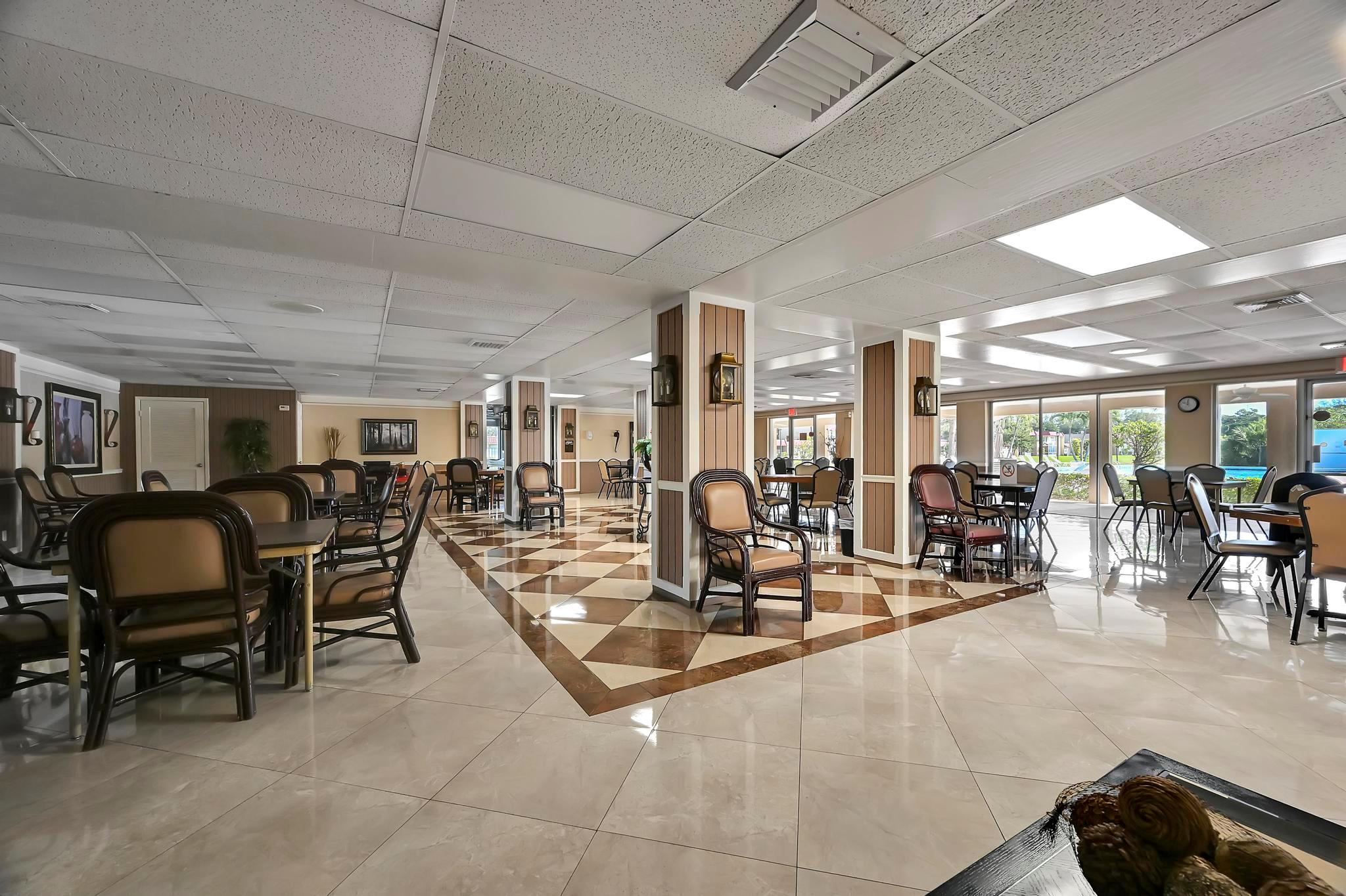 GOLDEN LAKES VILLAGE COND - Residential Lease