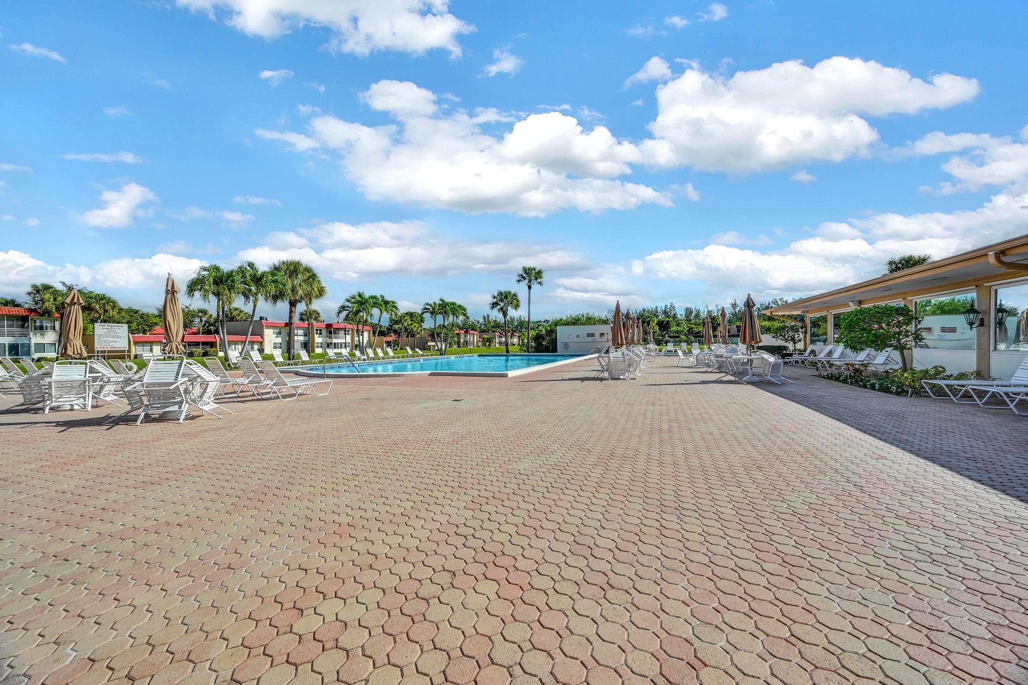 GOLDEN LAKES VILLAGE COND - Residential Lease