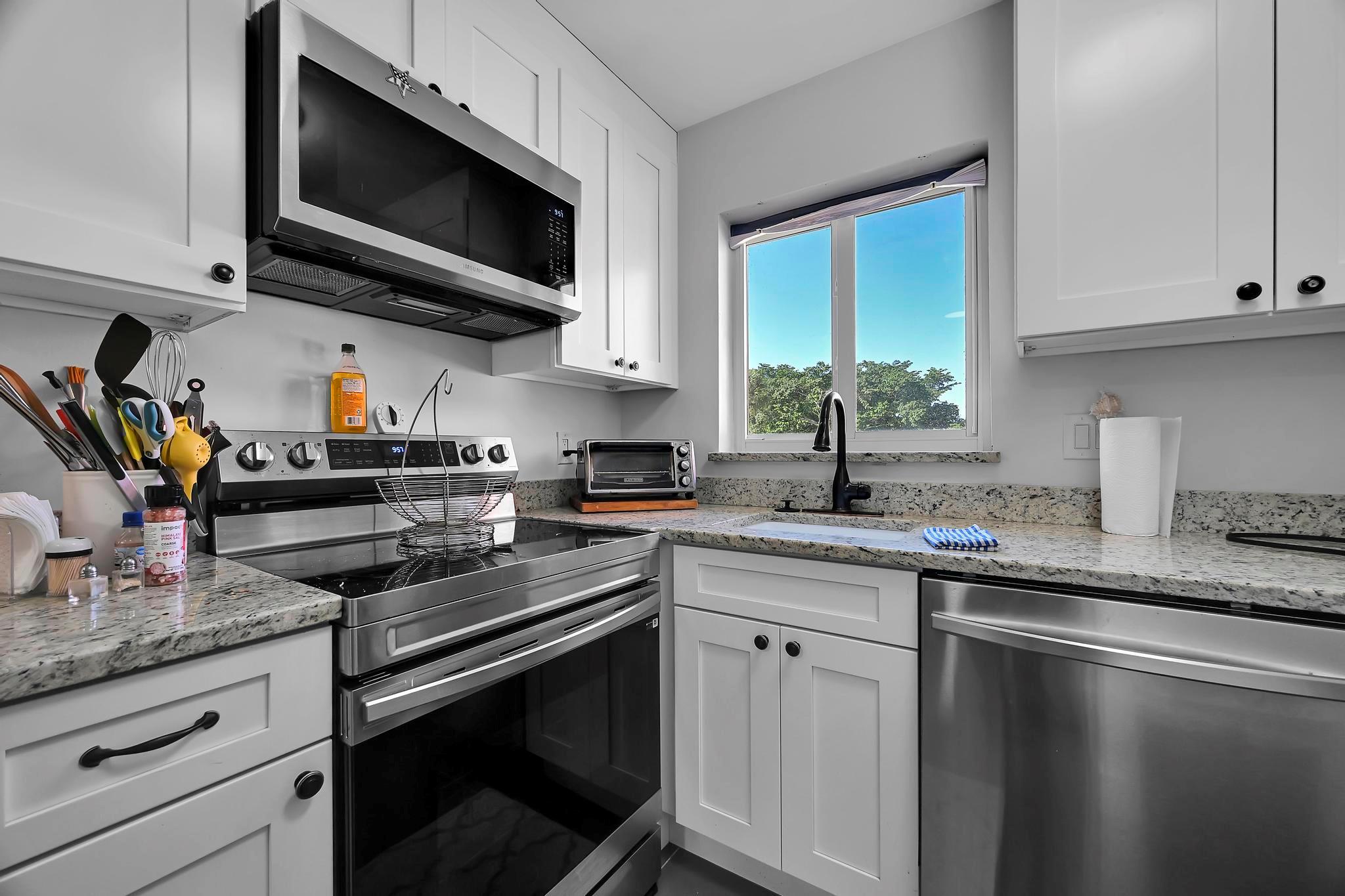 GOLDEN LAKES VILLAGE COND - Residential Lease