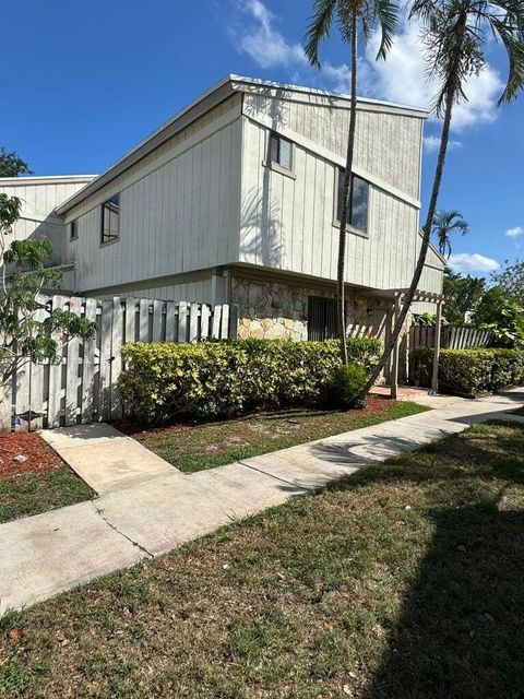 Best Deals on Townhouses for Rent in Palm Beach County 11866 Sturbridge Lane Wellington FL 33414