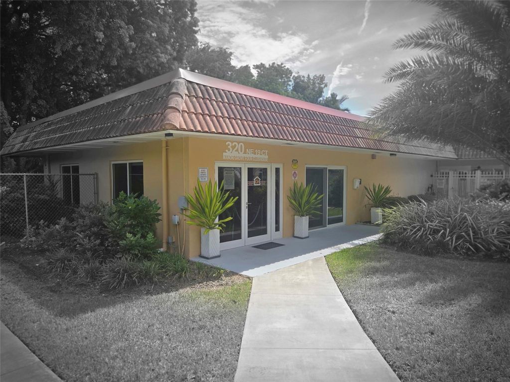 Photo of 1940 NE 2nd Avenue #101-j, Wilton Manors, FL 33305 (MLS # F10529443)