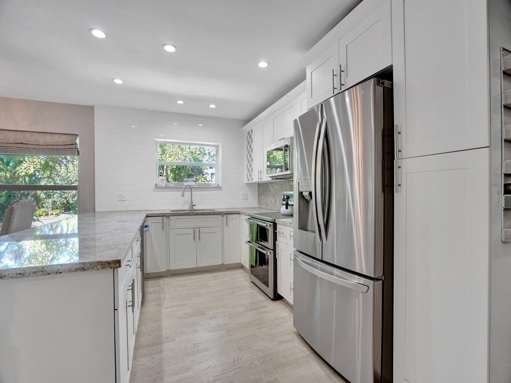 Photo of 720 SW 11th Court, Fort Lauderdale, FL 33315 (MLS # B26085382)