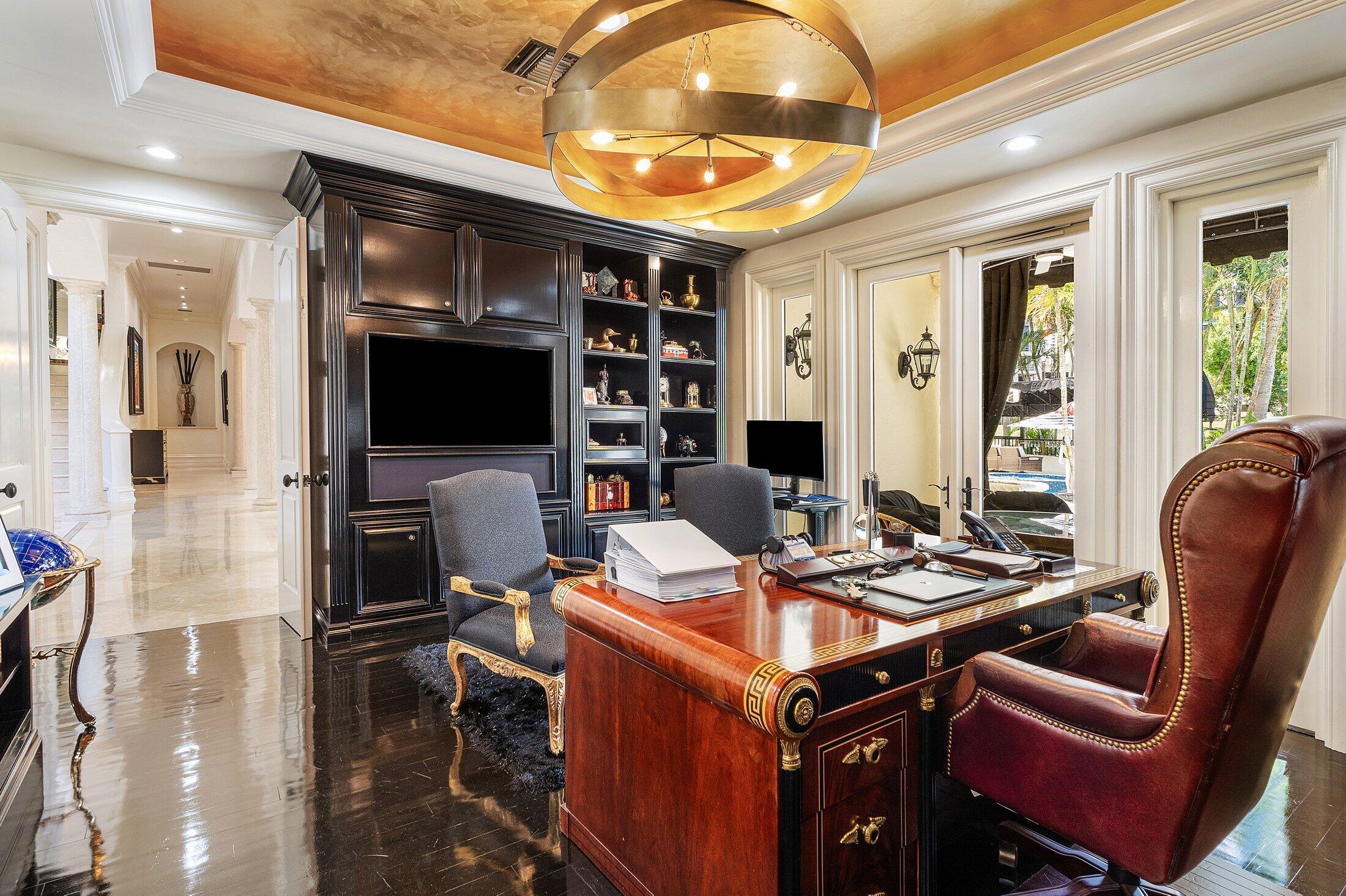 MIZNER LAKE ESTATES - Residential