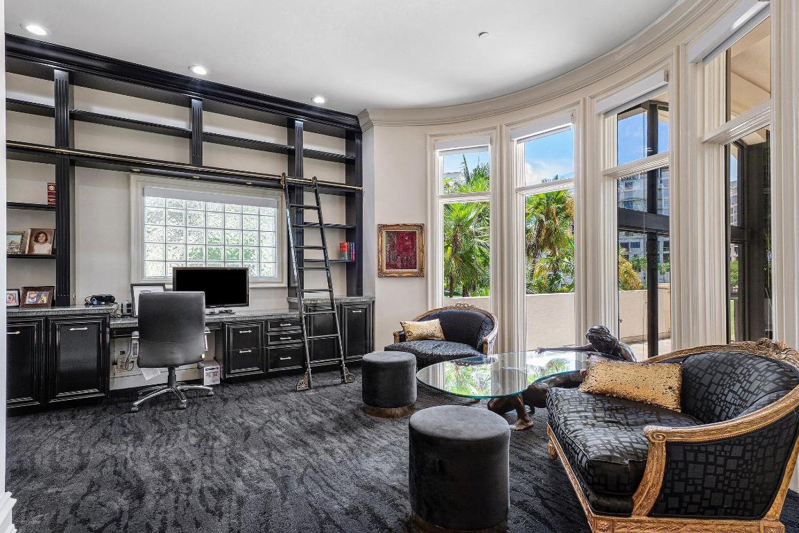 MIZNER LAKE ESTATES - Residential