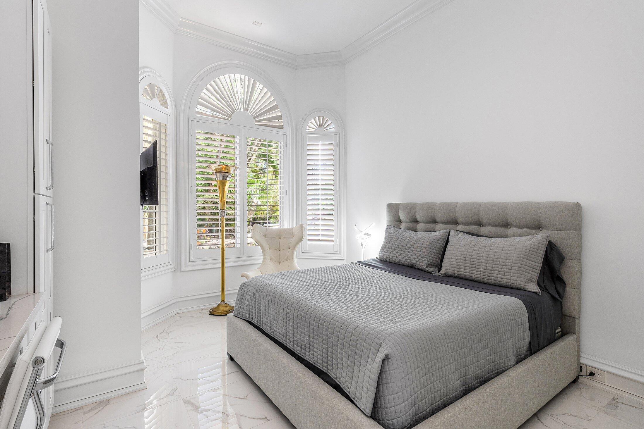 MIZNER LAKE ESTATES - Residential