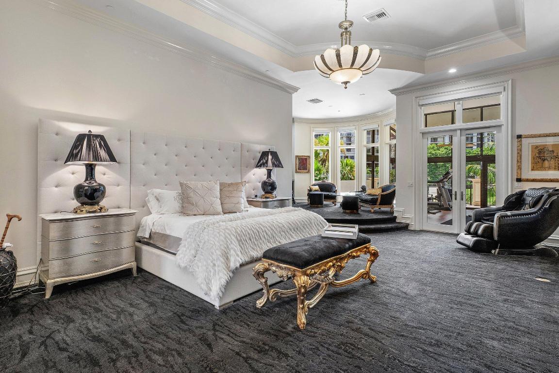 MIZNER LAKE ESTATES - Residential