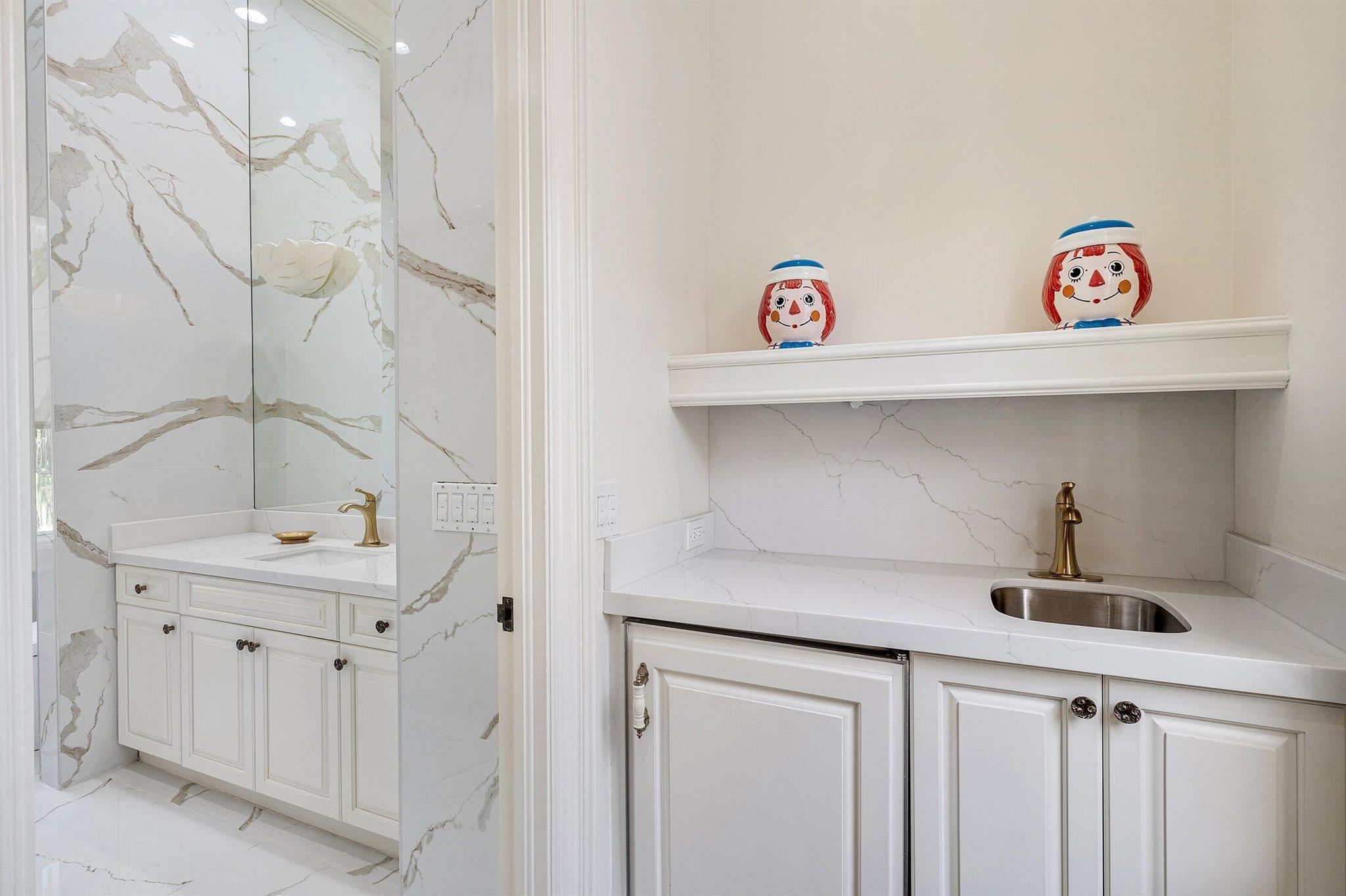 MIZNER LAKE ESTATES - Residential