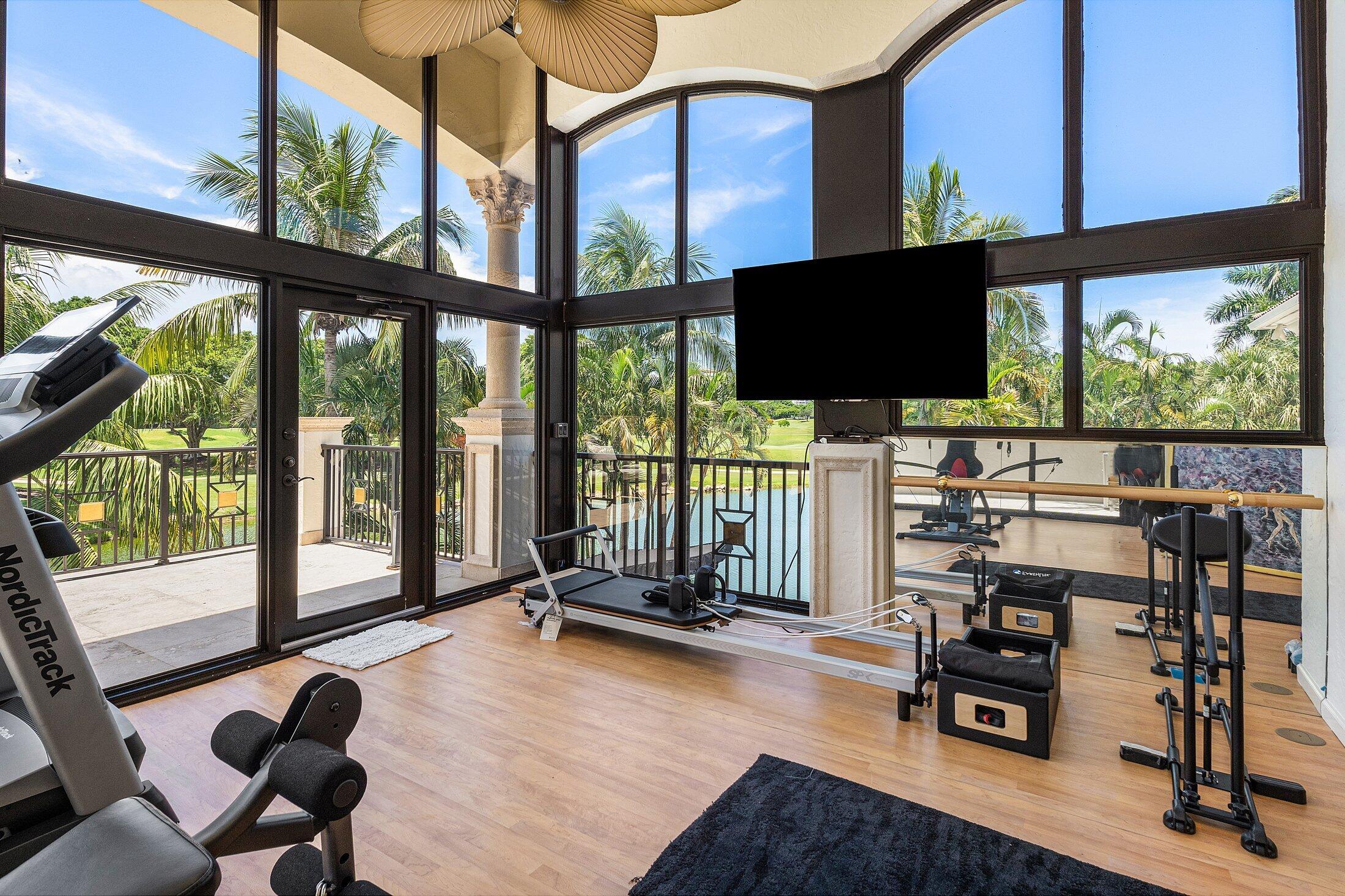 MIZNER LAKE ESTATES - Residential