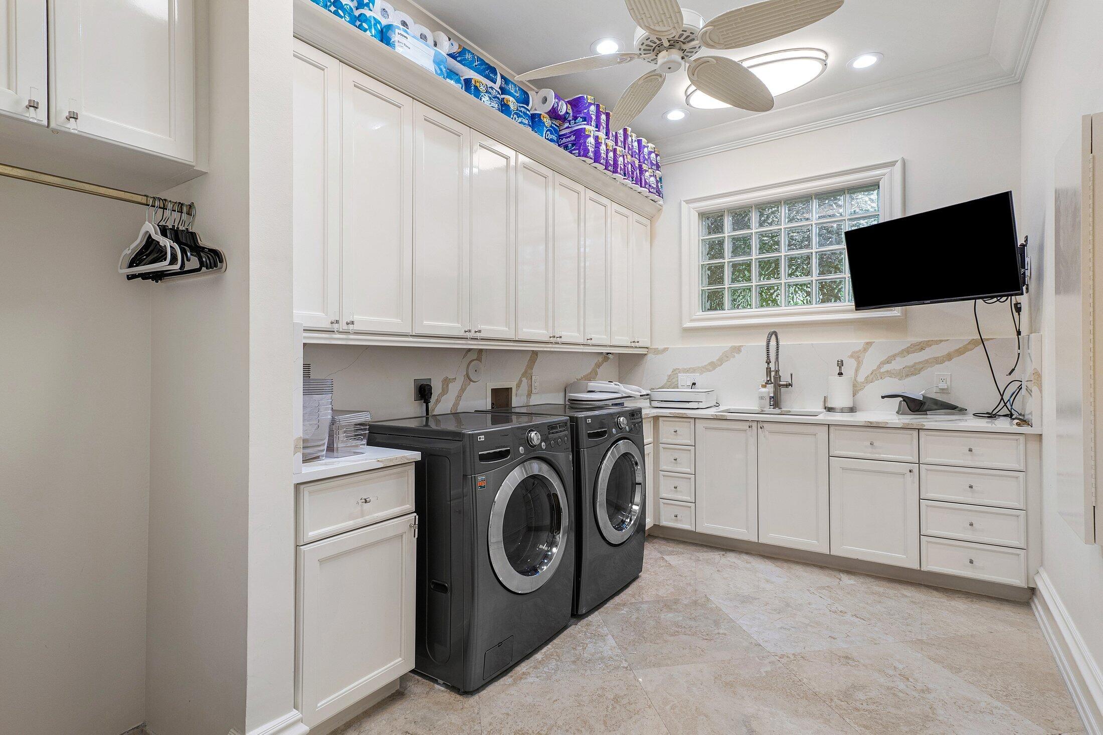 MIZNER LAKE ESTATES - Residential