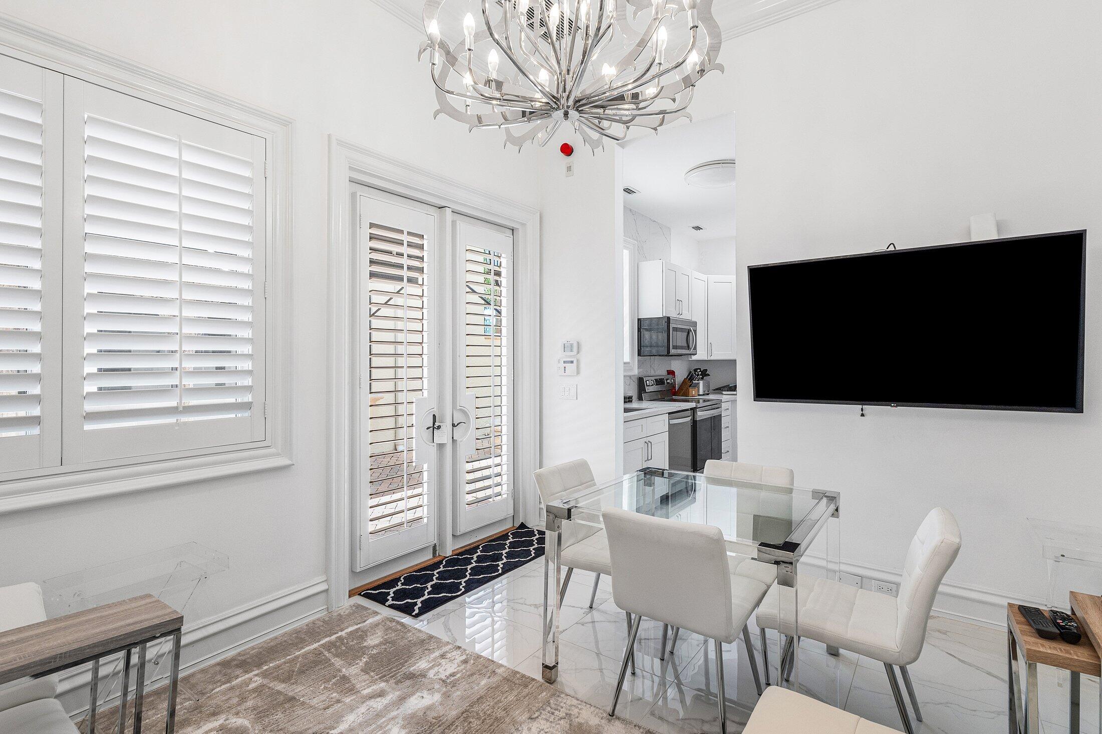 MIZNER LAKE ESTATES - Residential