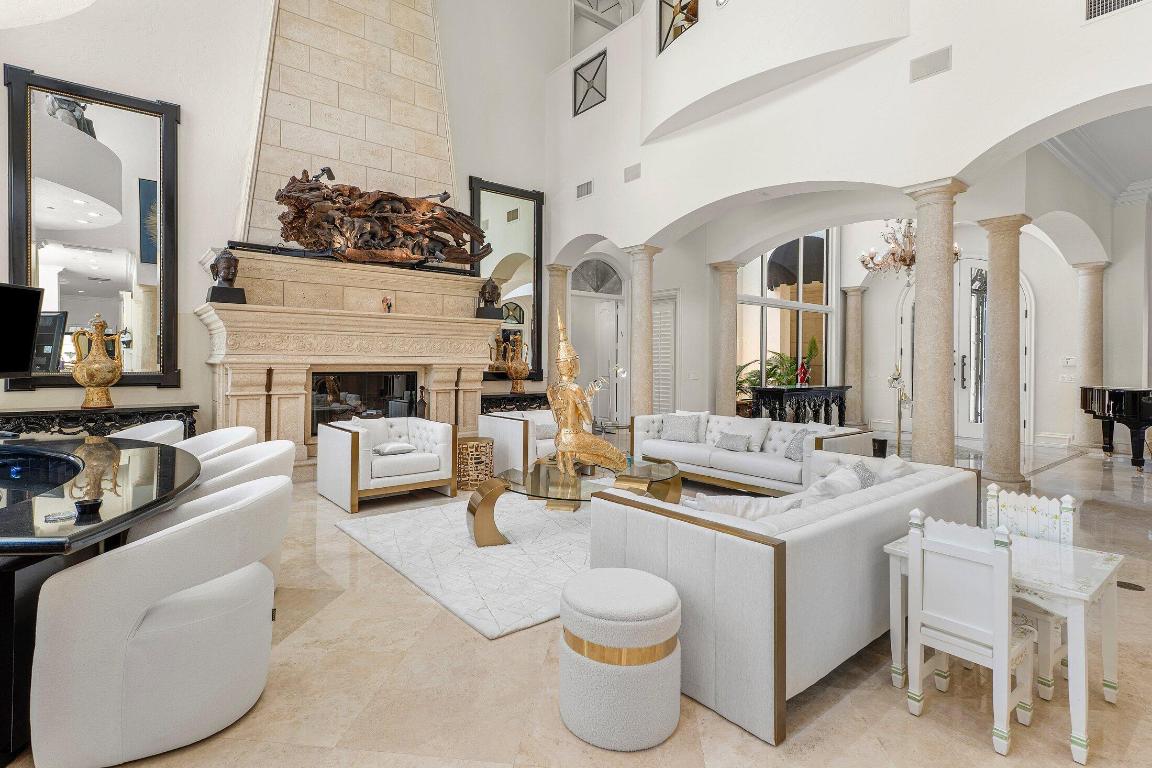 MIZNER LAKE ESTATES - Residential