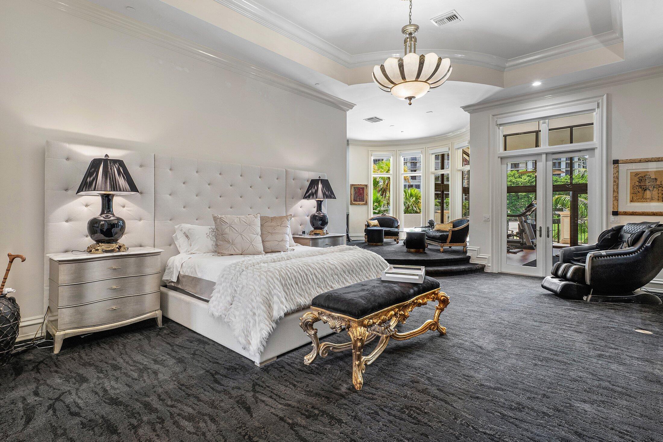 MIZNER LAKE ESTATES - Residential