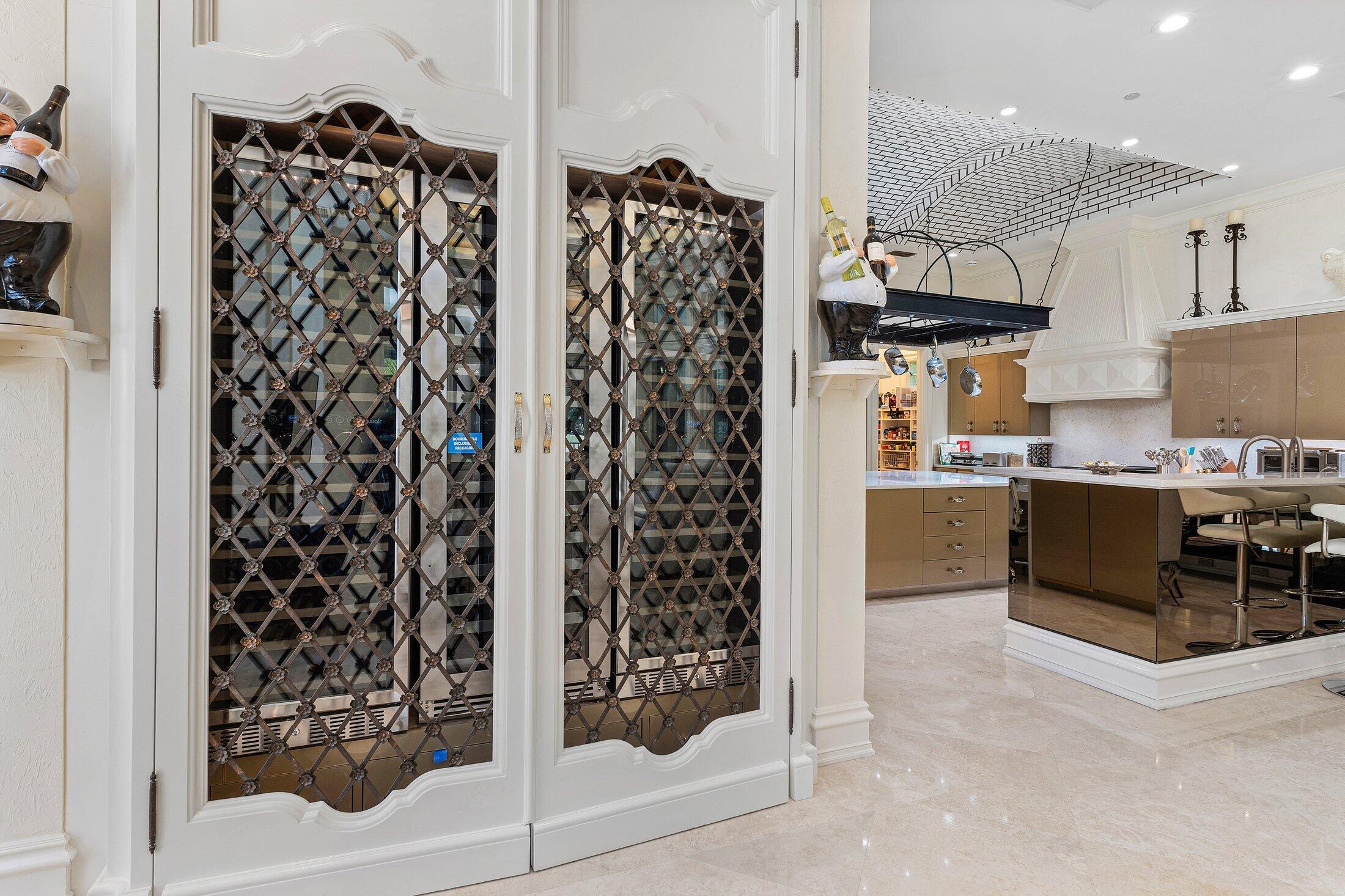 MIZNER LAKE ESTATES - Residential