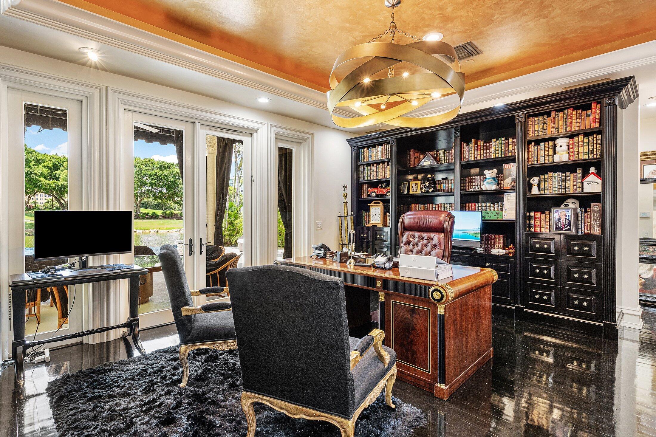 MIZNER LAKE ESTATES - Residential